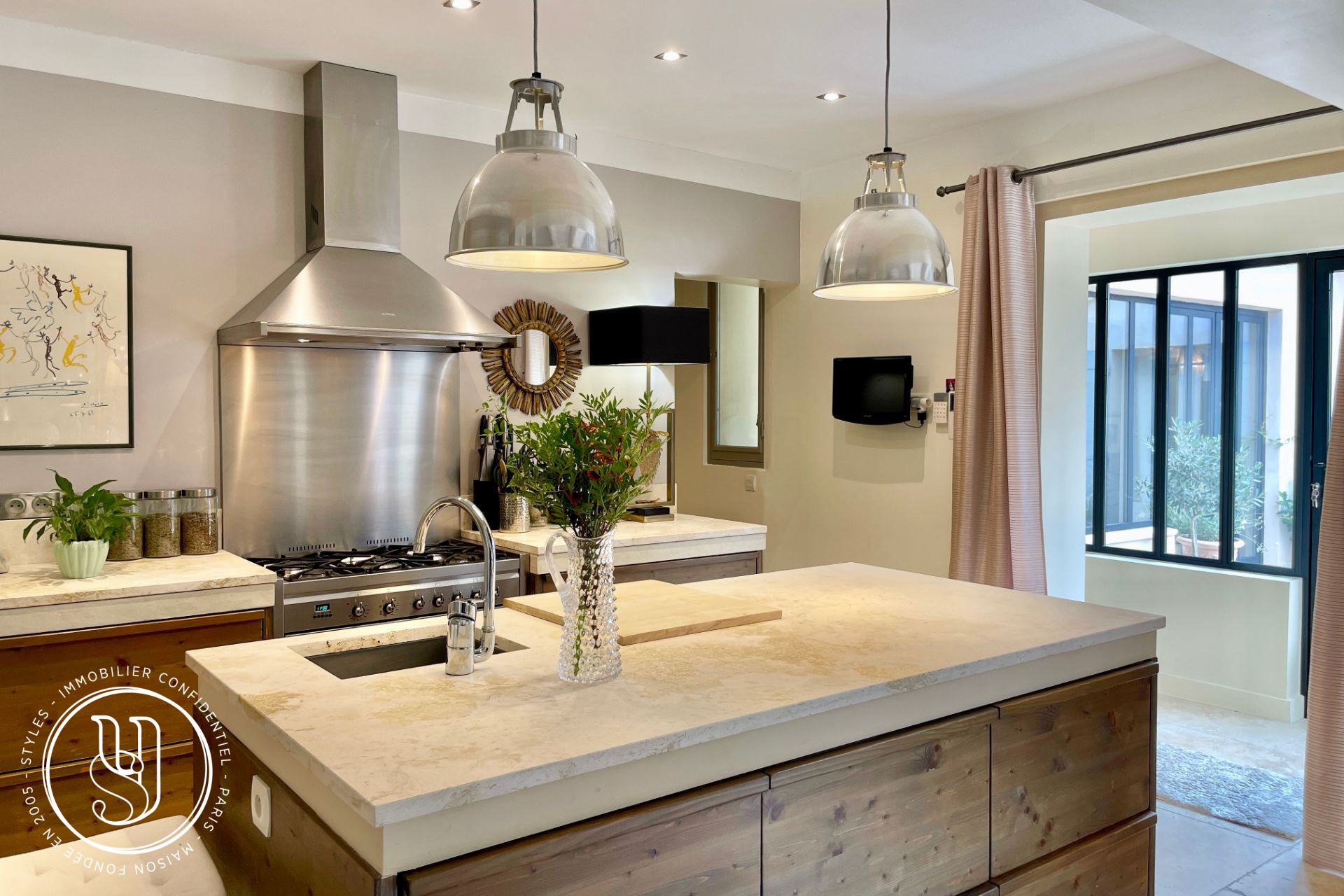 Saint-Rémy-de-Provence - under contract S T Y L E S, An elegant renovated house with a  - image 12