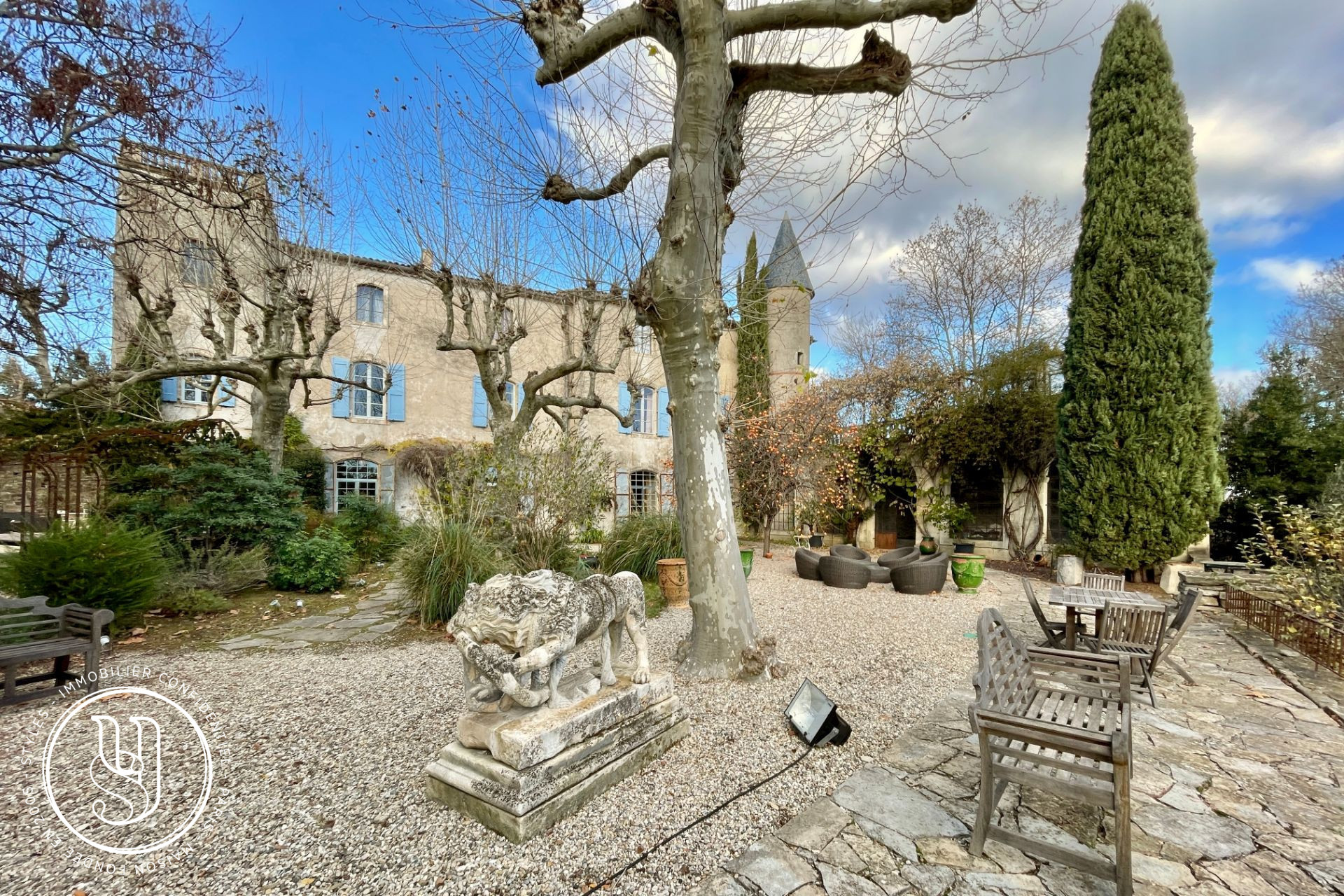 Uzès - - Cevennes, like a Tuscan castle - image 9