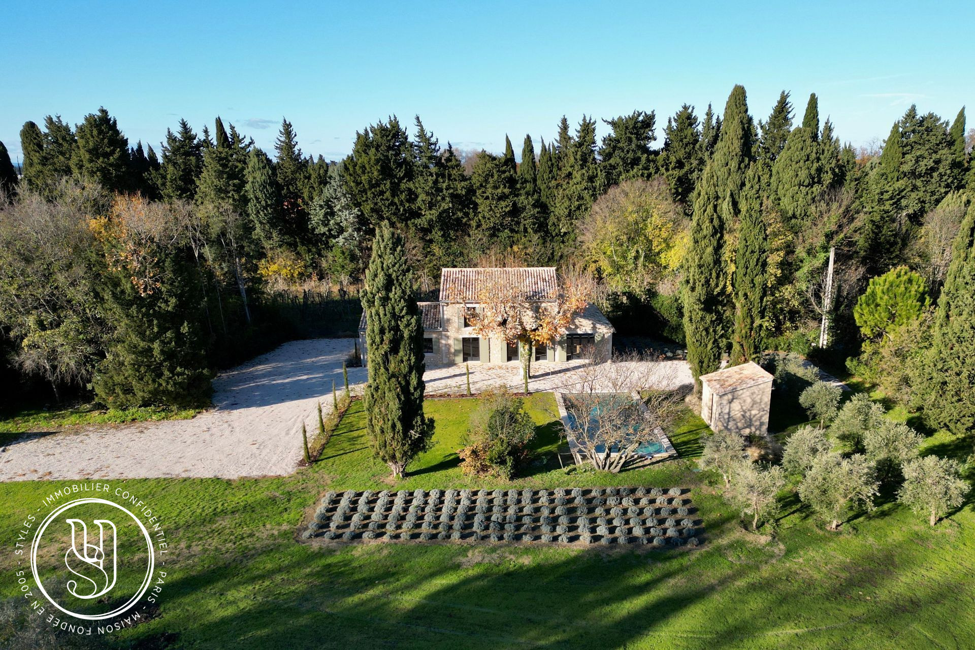 Eygalières - proche, authentique mas en pierre rénové - image 11
