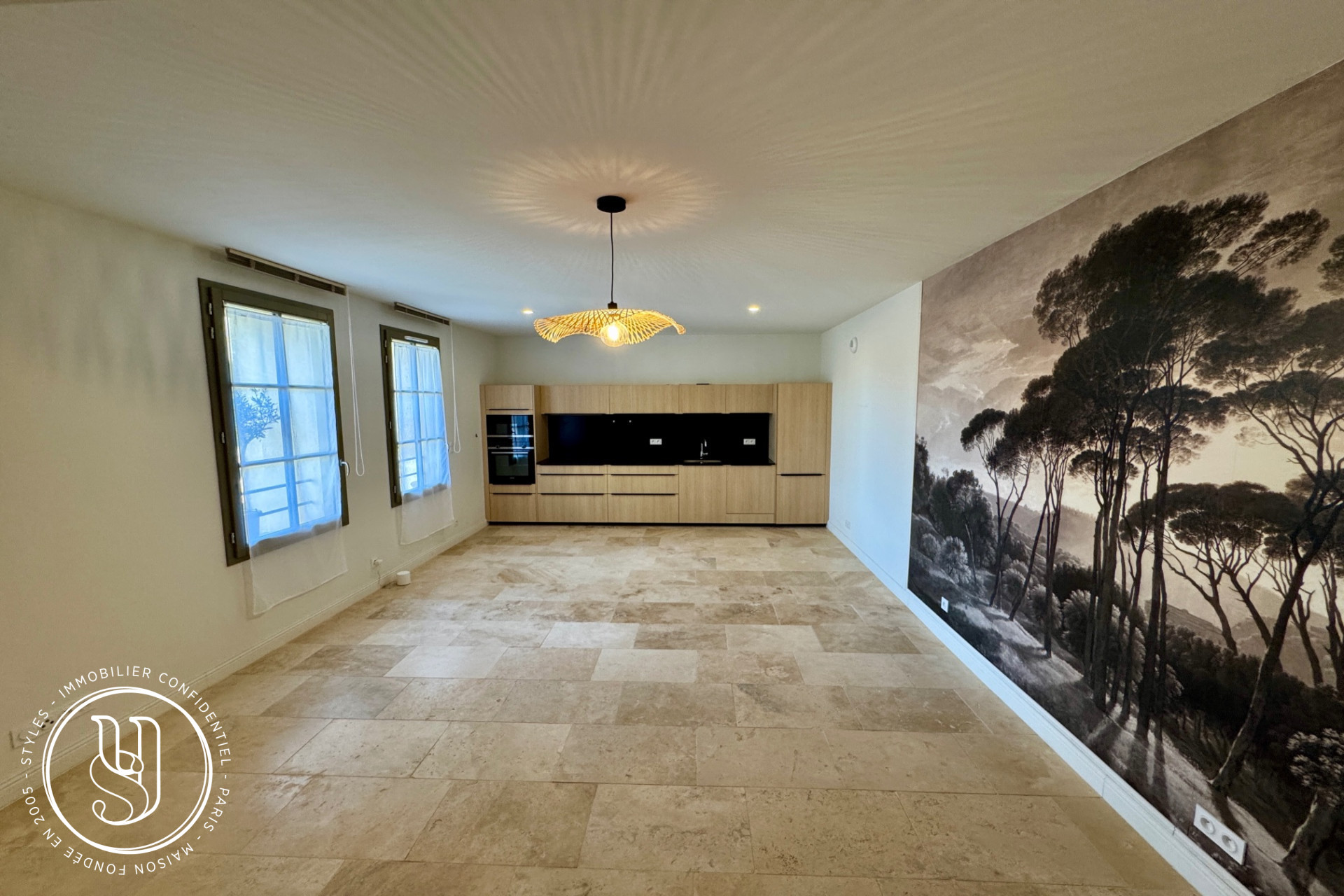 Uzès - center, P3 apartment in a secure residence with a swimming poo - image 3