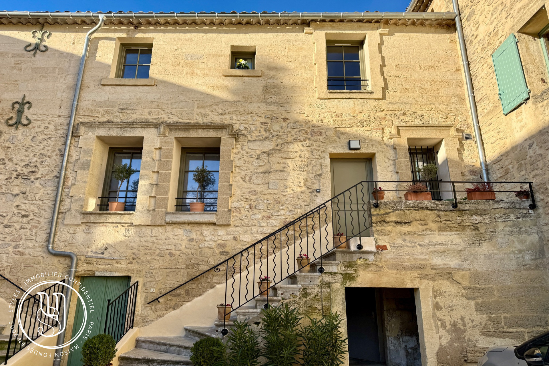 Uzès - center, P3 apartment in a secure residence with a swimming poo - image 12