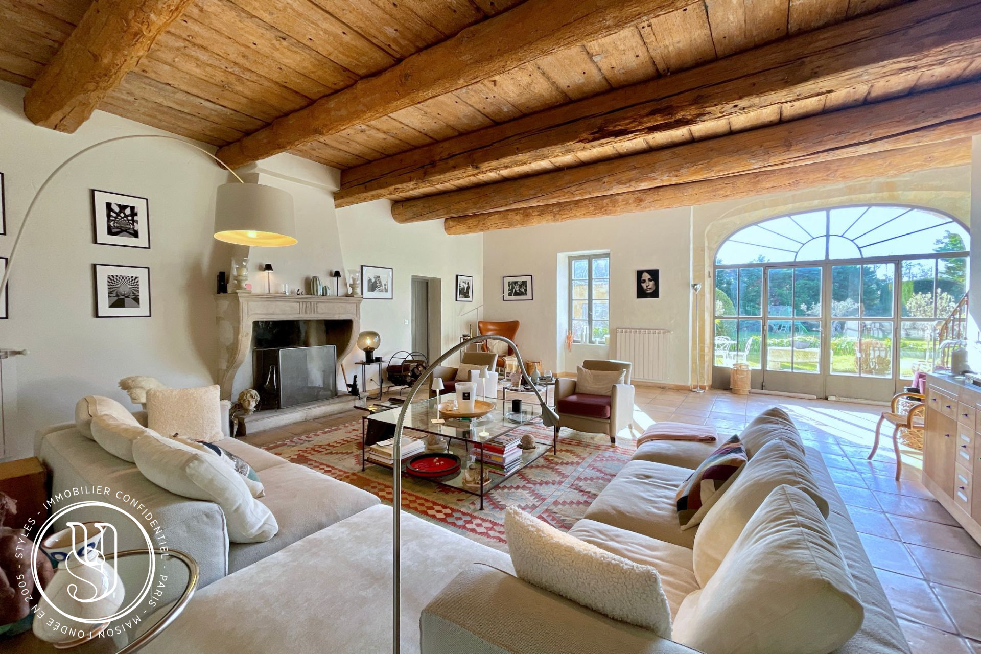 Saint-Rémy-de-Provence - close by, a charming house in the heart of a Provençal village - image 2