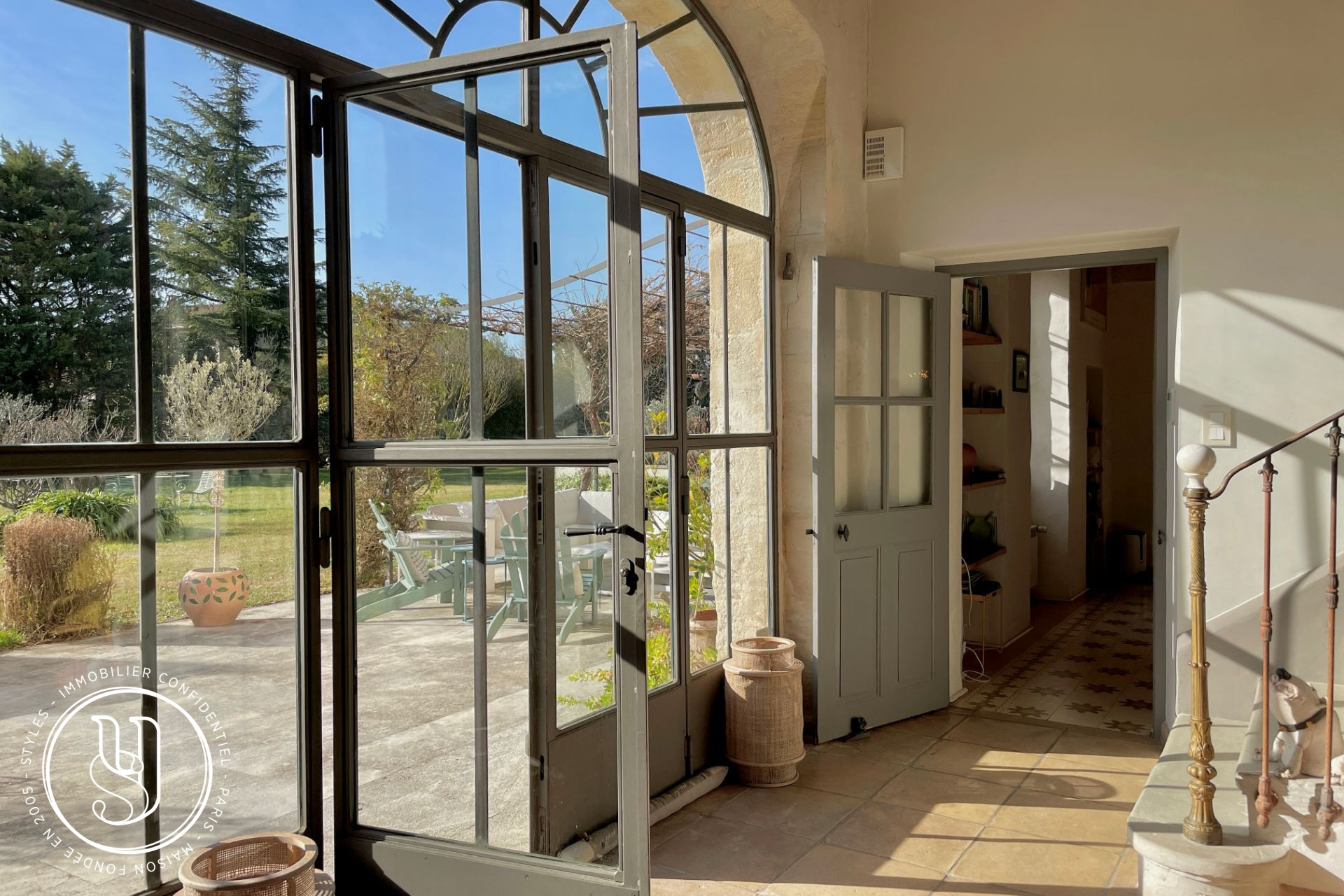 Saint-Rémy-de-Provence - close by, a charming house in the heart of a Provençal village - image 3
