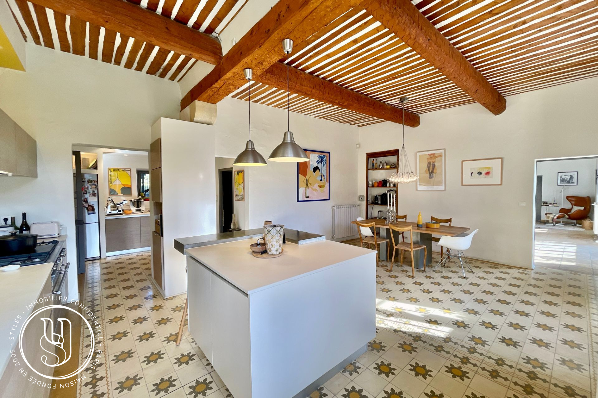 Saint-Rémy-de-Provence - close by, a charming house in the heart of a Provençal village - image 8