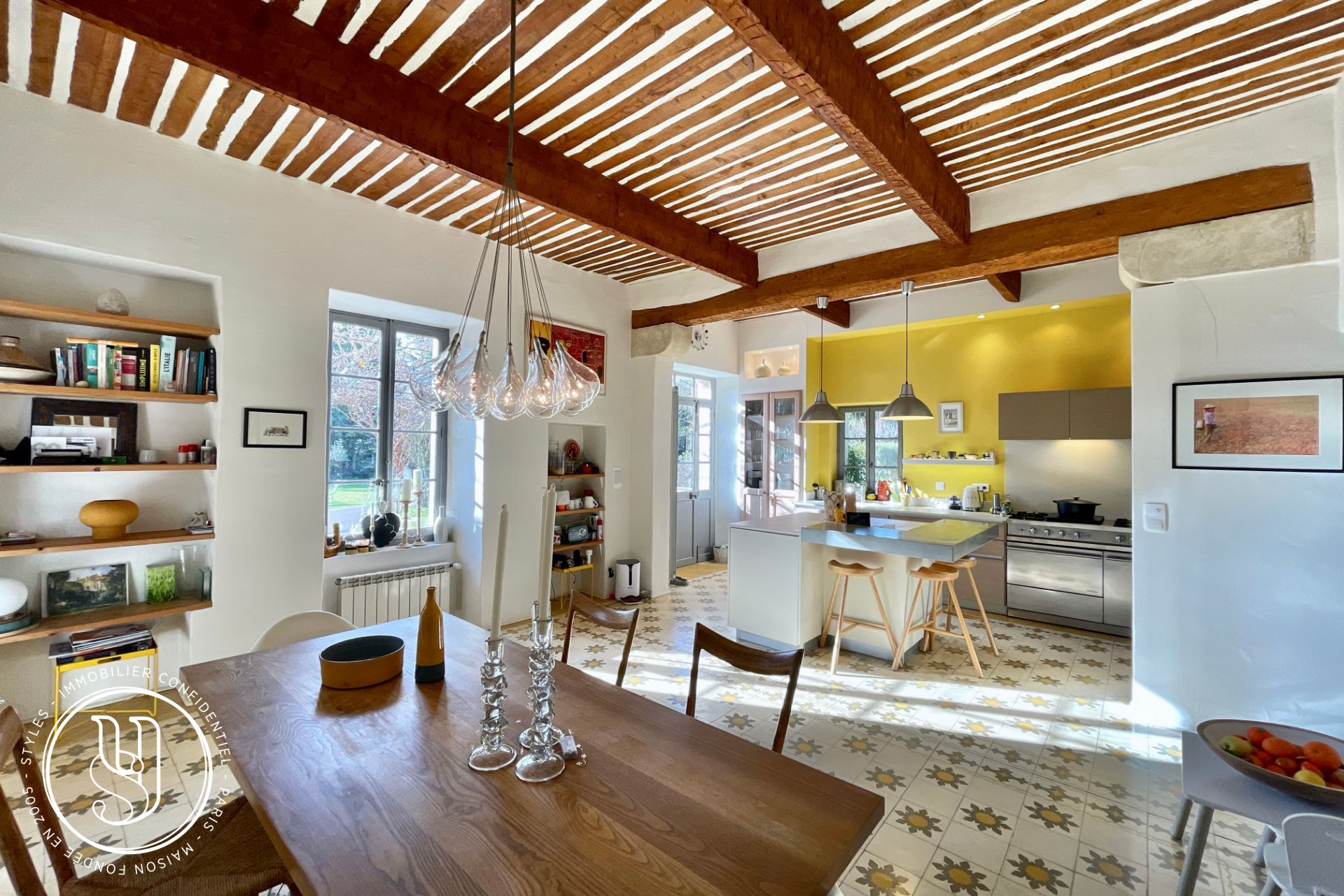 Saint-Rémy-de-Provence - close by, a charming house in the heart of a Provençal village - image 10
