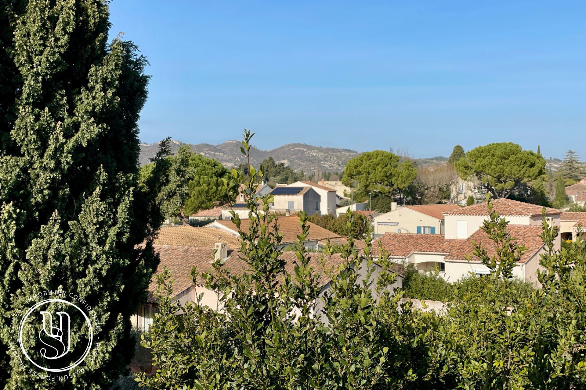 Saint-Rémy-de-Provence - close by, a charming house in the heart of a Provençal village - image 11