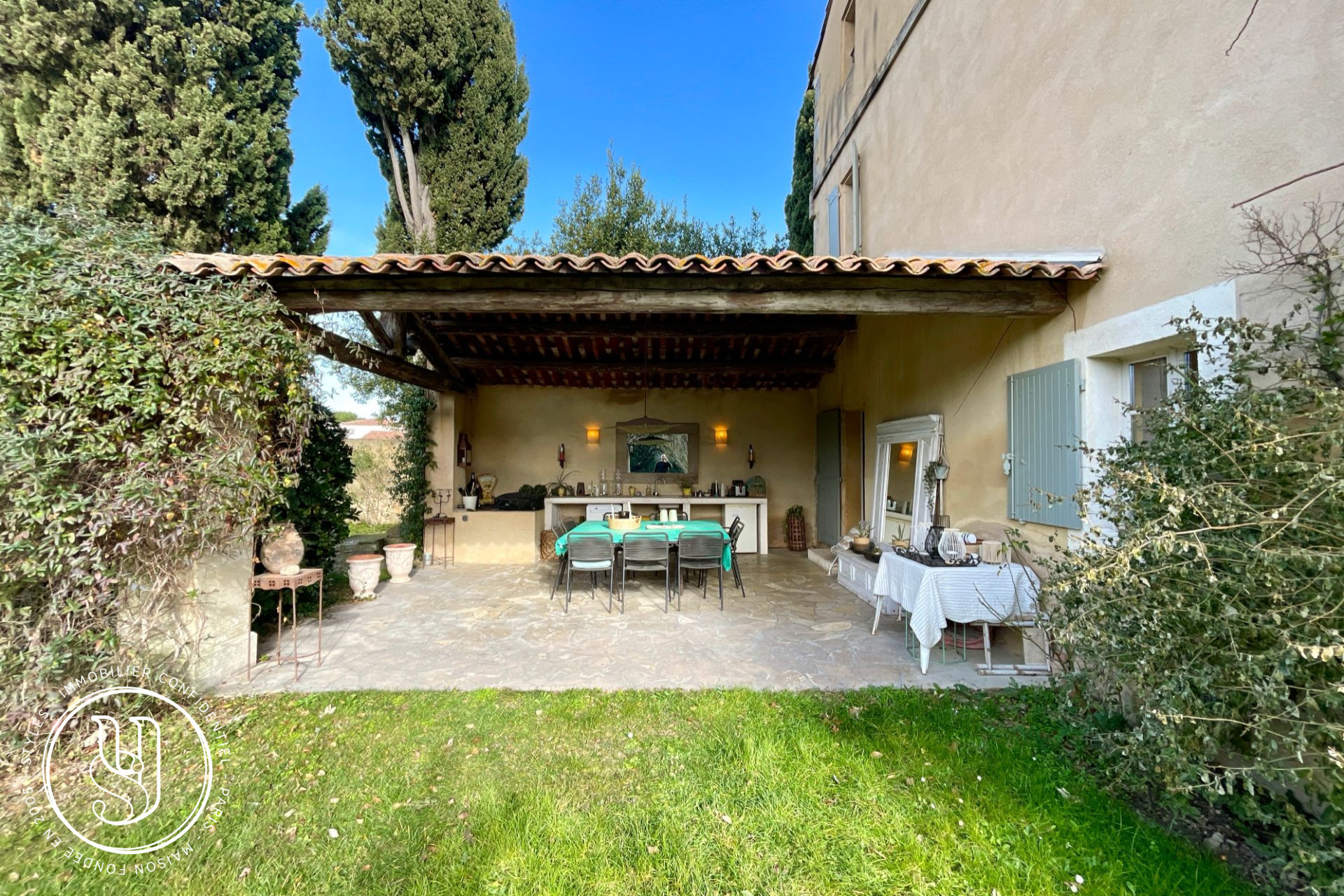 Saint-Rémy-de-Provence - close by, a charming house in the heart of a Provençal village - image 17