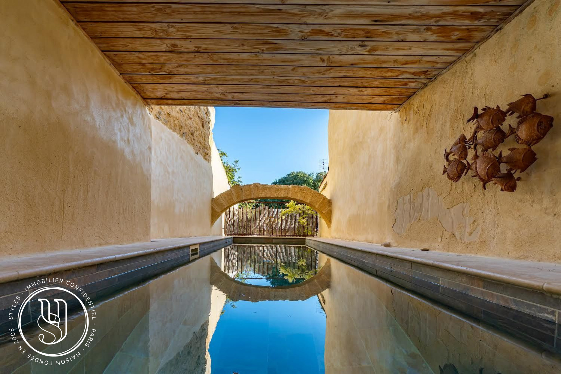 Uzès - nearby, in a lively village, superb townhouse - image 6