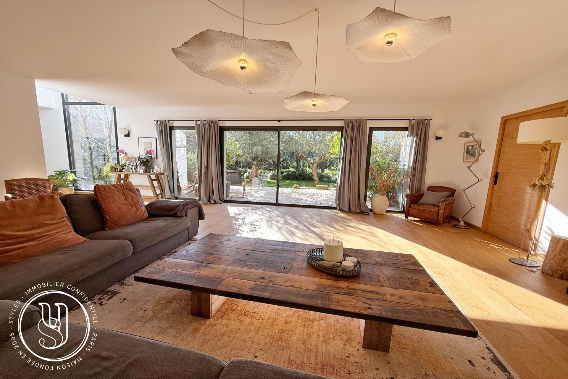 Saint Rémy de provence - close to the village center of Maussane, a quiet property with - image 8