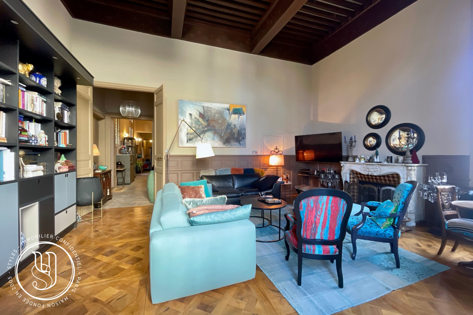 Montpellier - Apartment of 152m² with elevator and balcony overlooking Place - image 2