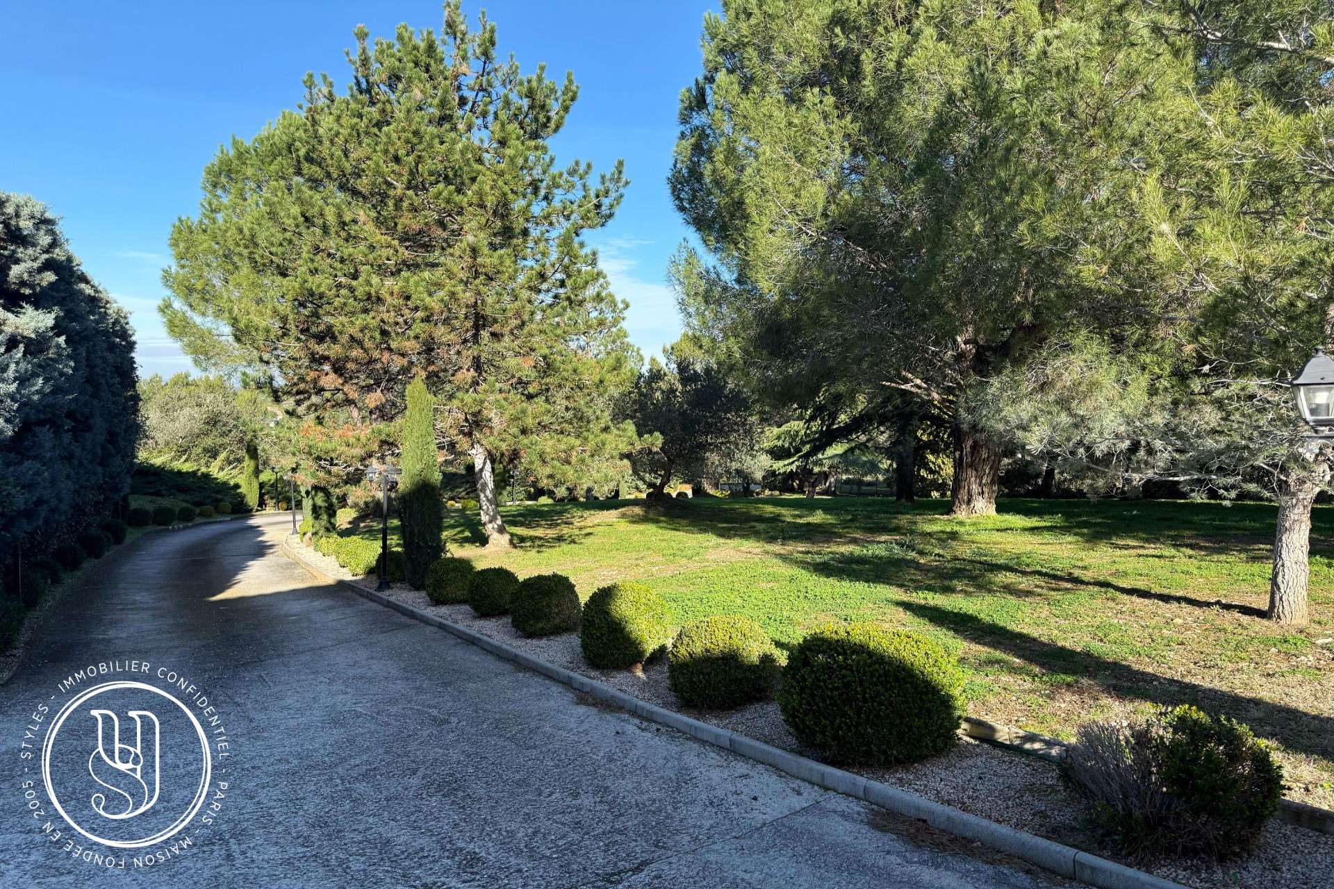 Eygalières - proche, Propriété de caractère à fort potentiel - image 11