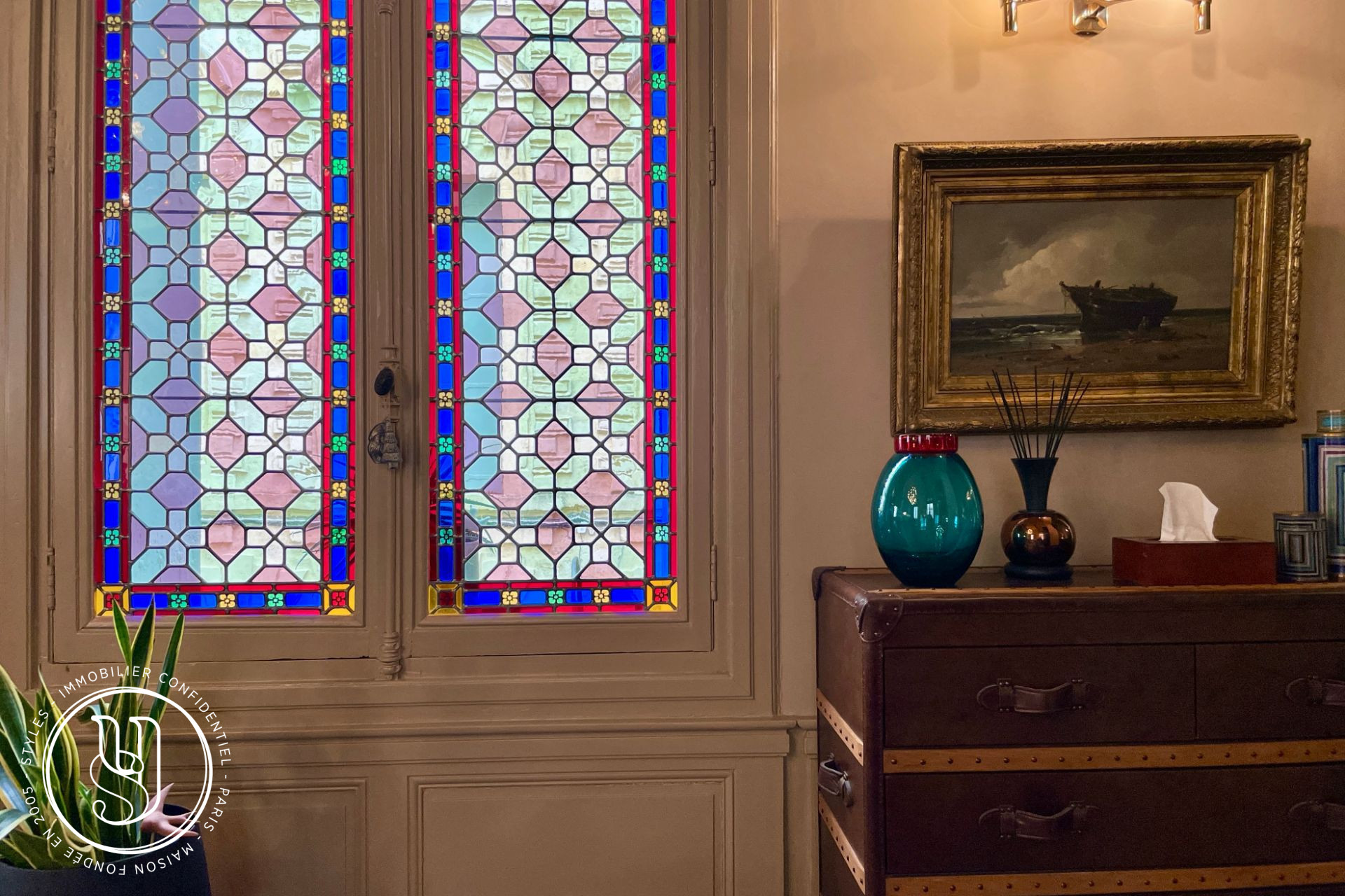 Montpellier - Apartment of 152m² with elevator and balcony overlooking Place - image 13