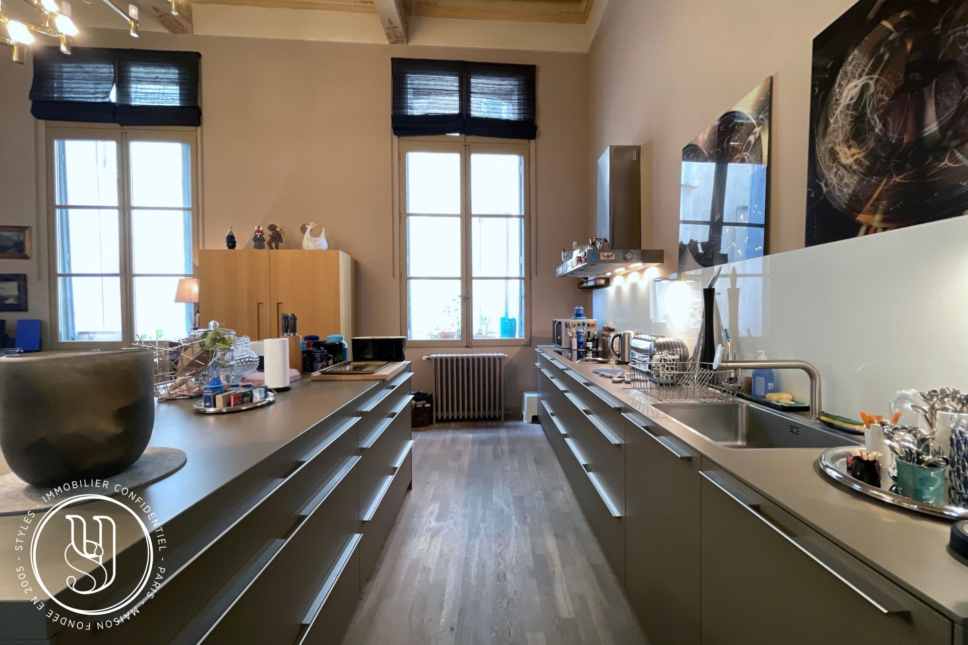 Montpellier - Apartment of 152m² with elevator and balcony overlooking Place - image 8