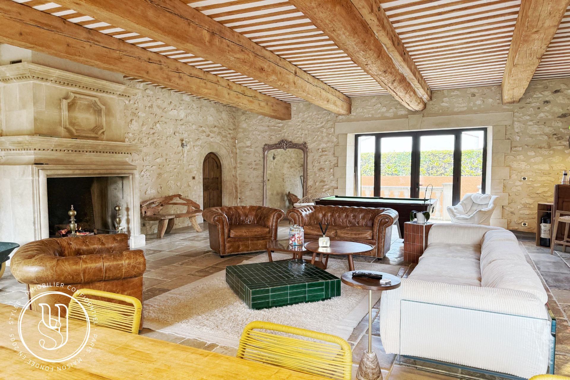 Eygalières - proche, mas de village rénové - image 2
