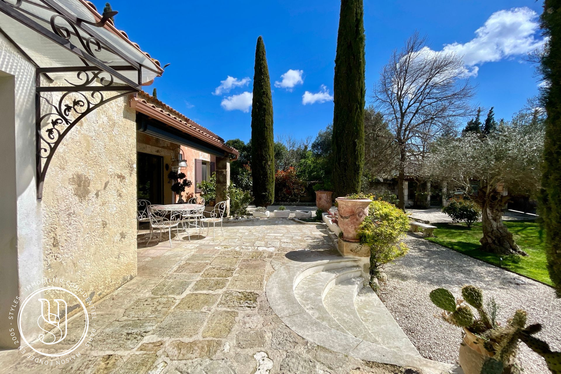 Eygalières - proche, mas de village rénové - image 3