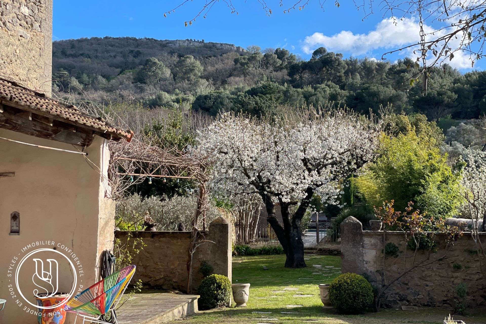 Saint-Rémy-de-Provence - proche, une demeure de charme au coeur d''un village provençal - image 8