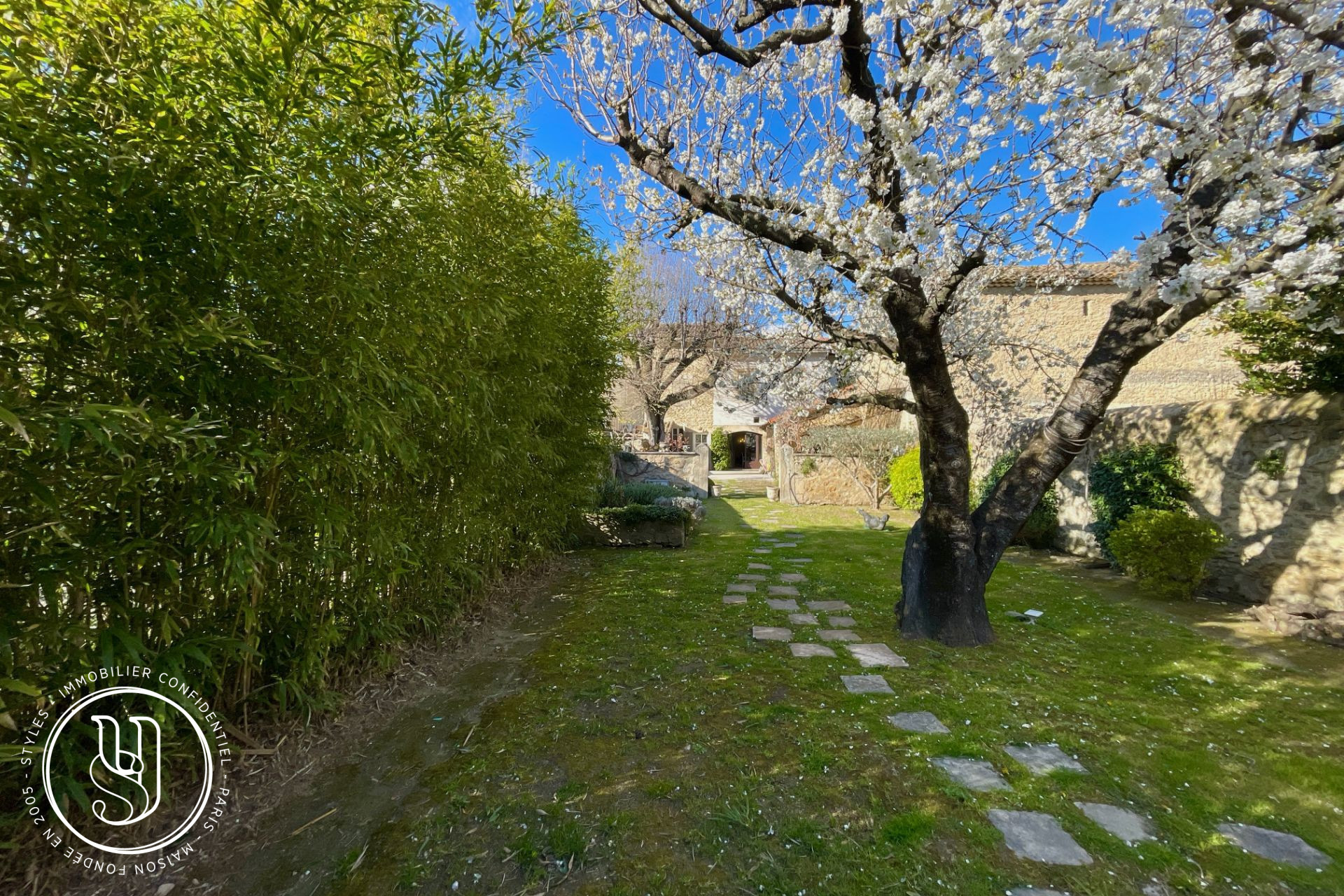 Saint-Rémy-de-Provence - proche, une demeure de charme au coeur d''un village provençal - image 19