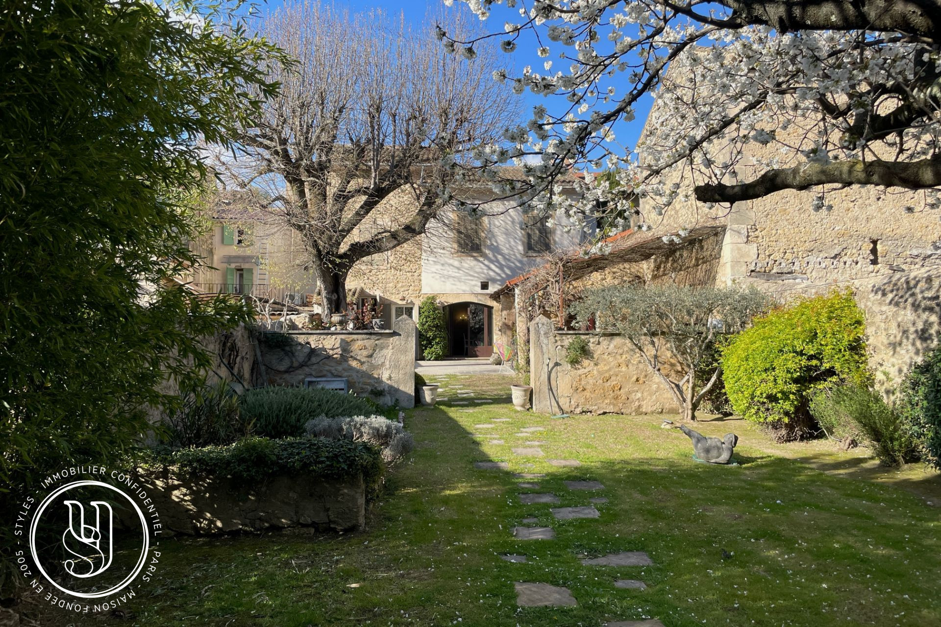 Saint-Rémy-de-Provence - proche, une demeure de charme au coeur d''un village provençal - image 15