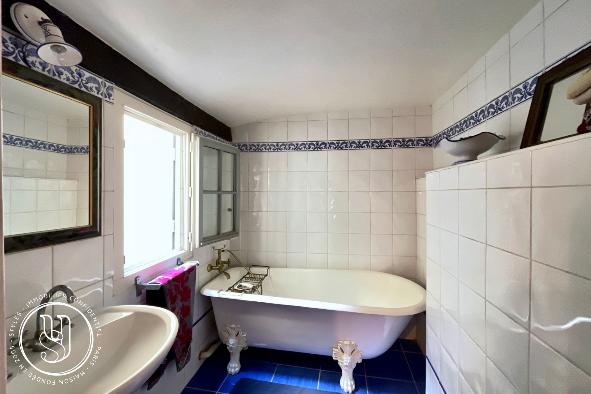 Montpellier - Foch district, quiet location, a property with a private garde - image 17
