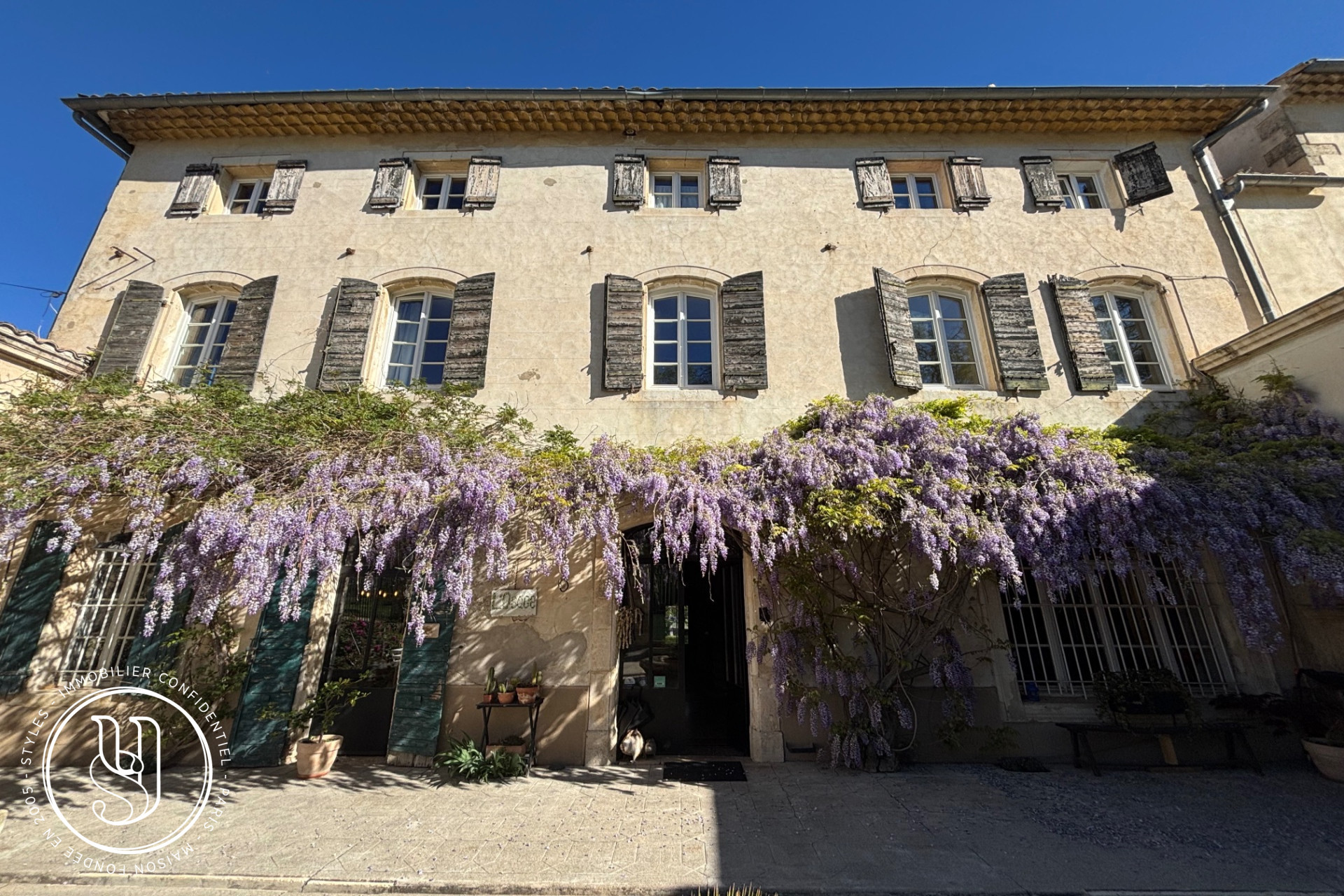 Uzès - close by, a charming Provençal estate - image 4