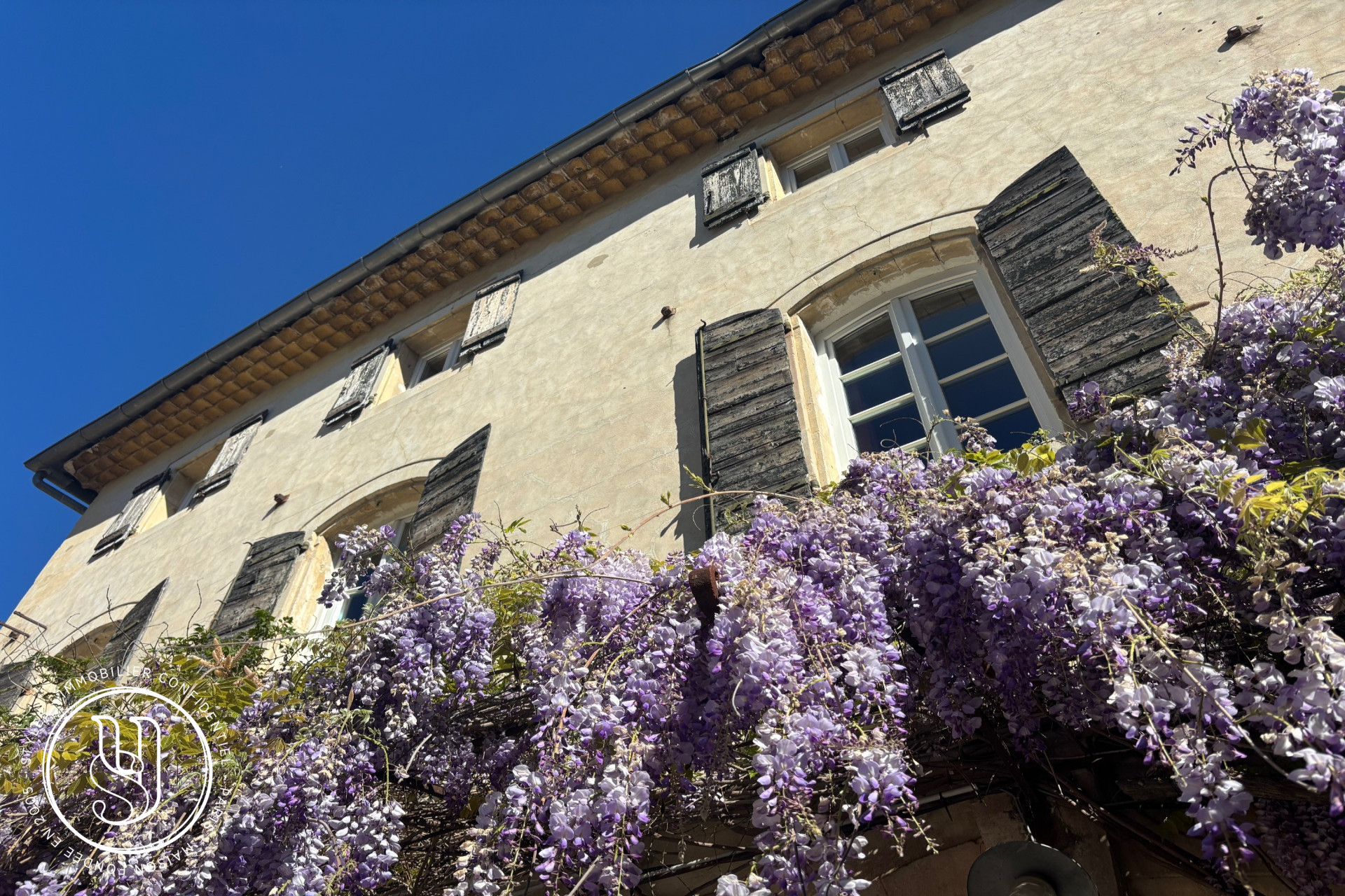 Uzès - close by, a charming Provençal estate - image 17