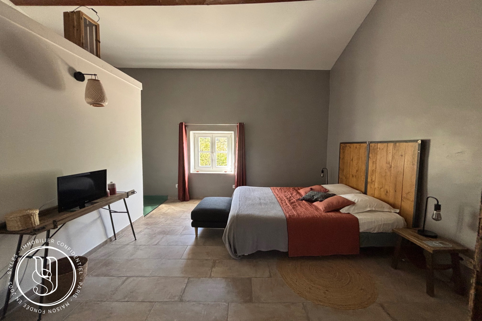 Uzès - close by, a charming Provençal estate - image 20