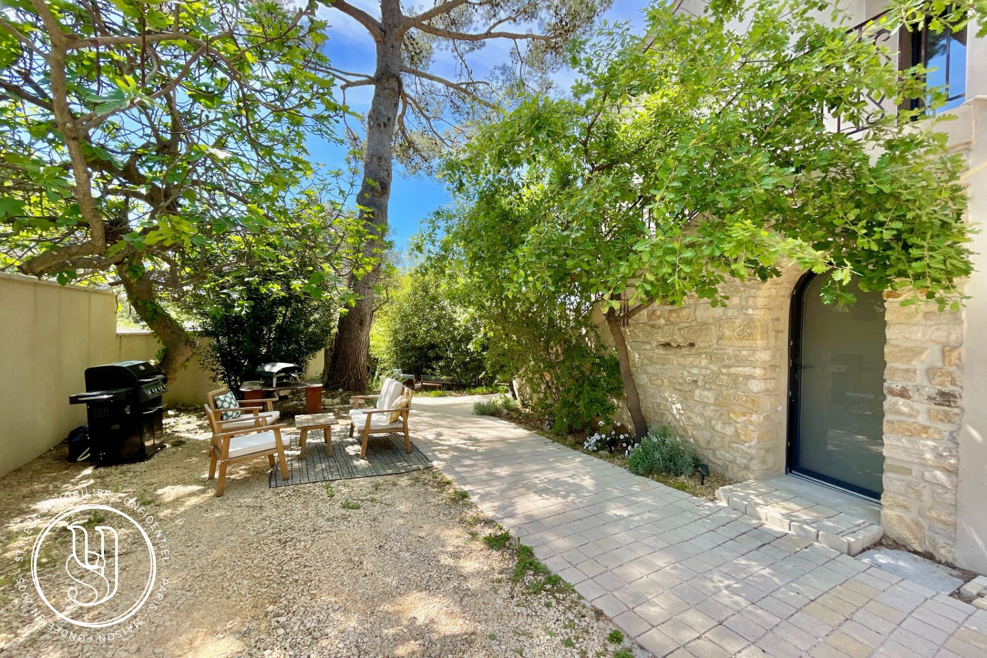 Uzes - close, La dolce vita in Uzège - image 1