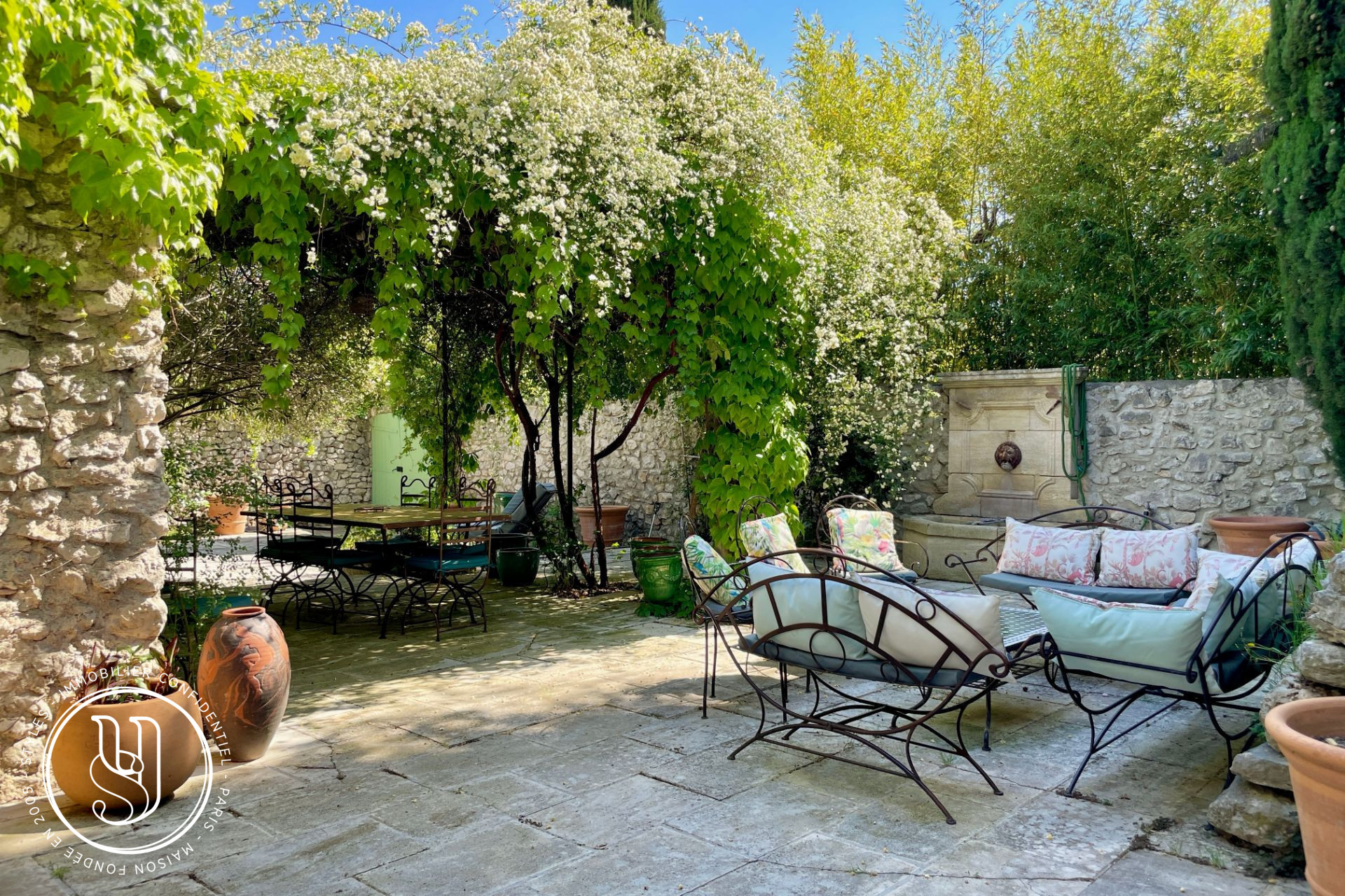 Eygalières - Un domaine confidentiel au coeur des Alpilles avec vues - image 5