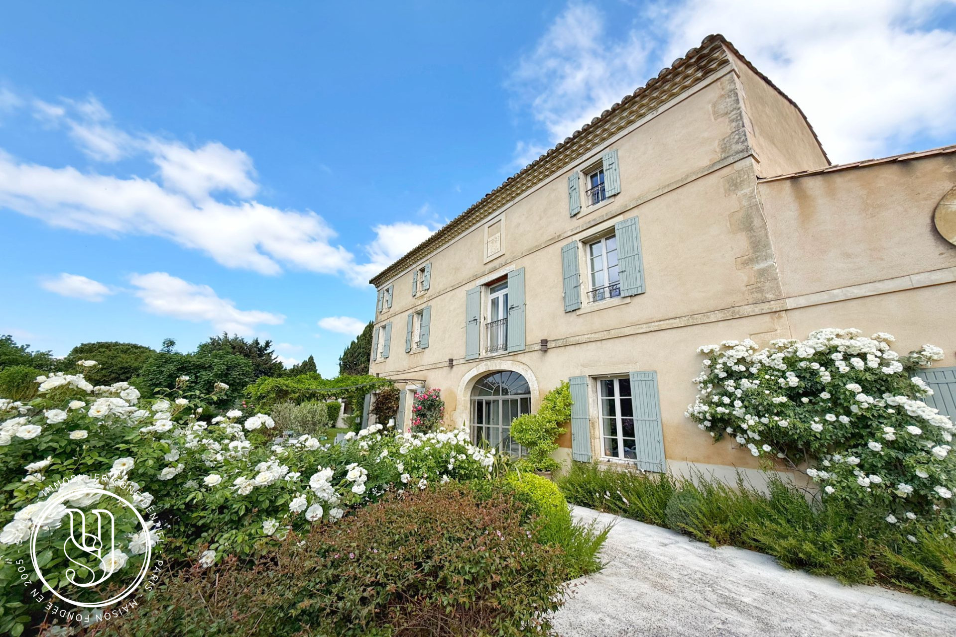 Saint-Rémy-de-Provence - close by, a charming house in the heart of a Provençal village - image 19