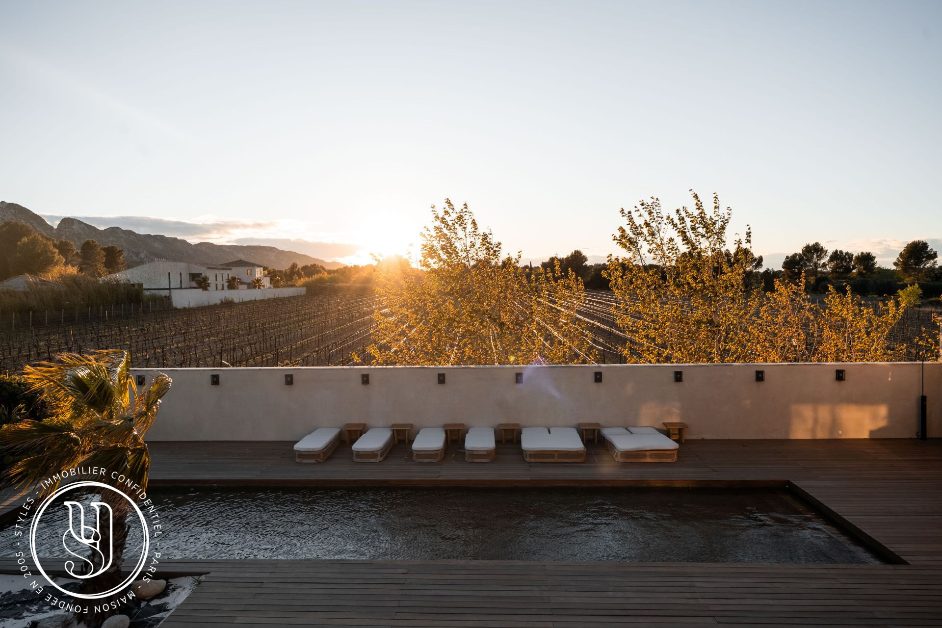 Eygalières - A contemporary signature with views - image 1