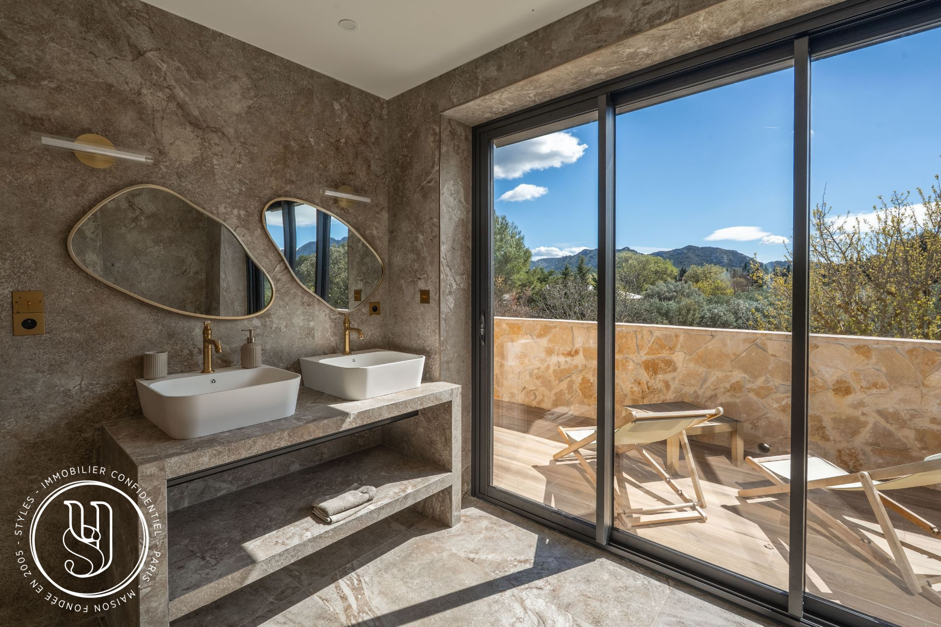 Eygalières - An exceptional property overlooking the Alpilles - image 15
