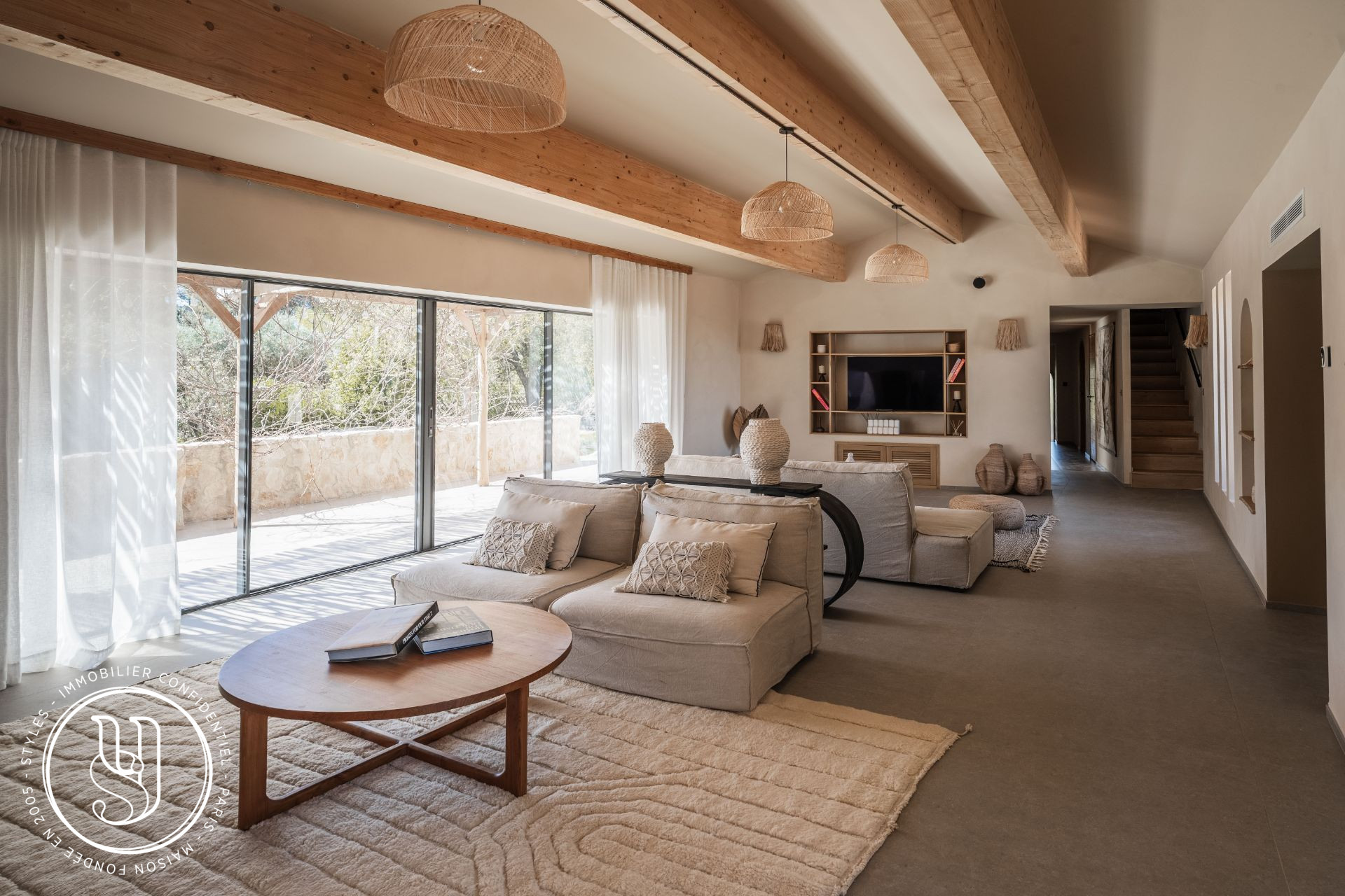 Eygalières - An exceptional property overlooking the Alpilles - image 8