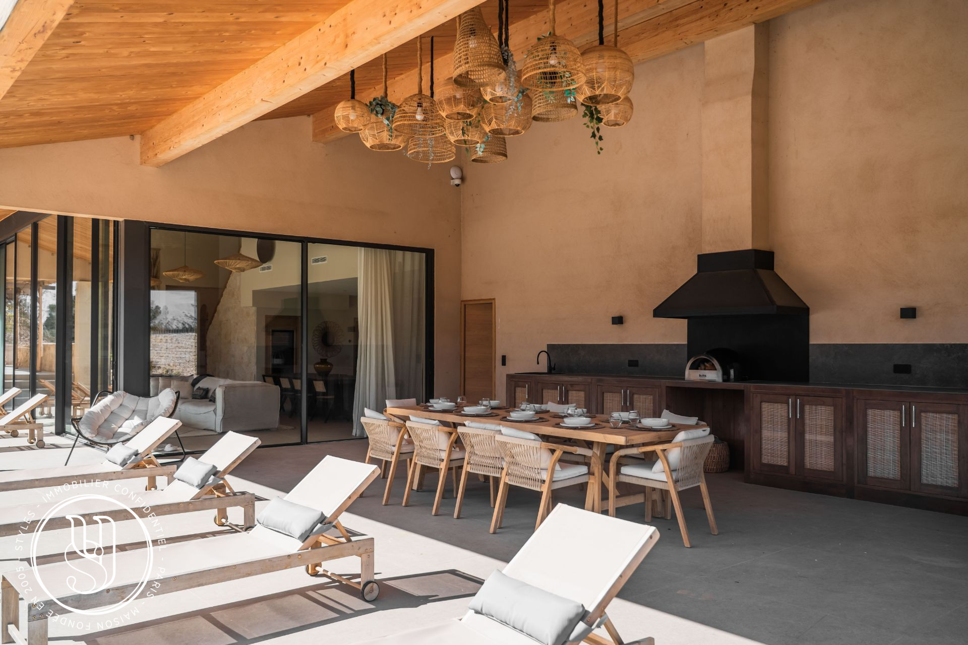 Eygalières - An exceptional property overlooking the Alpilles - image 9