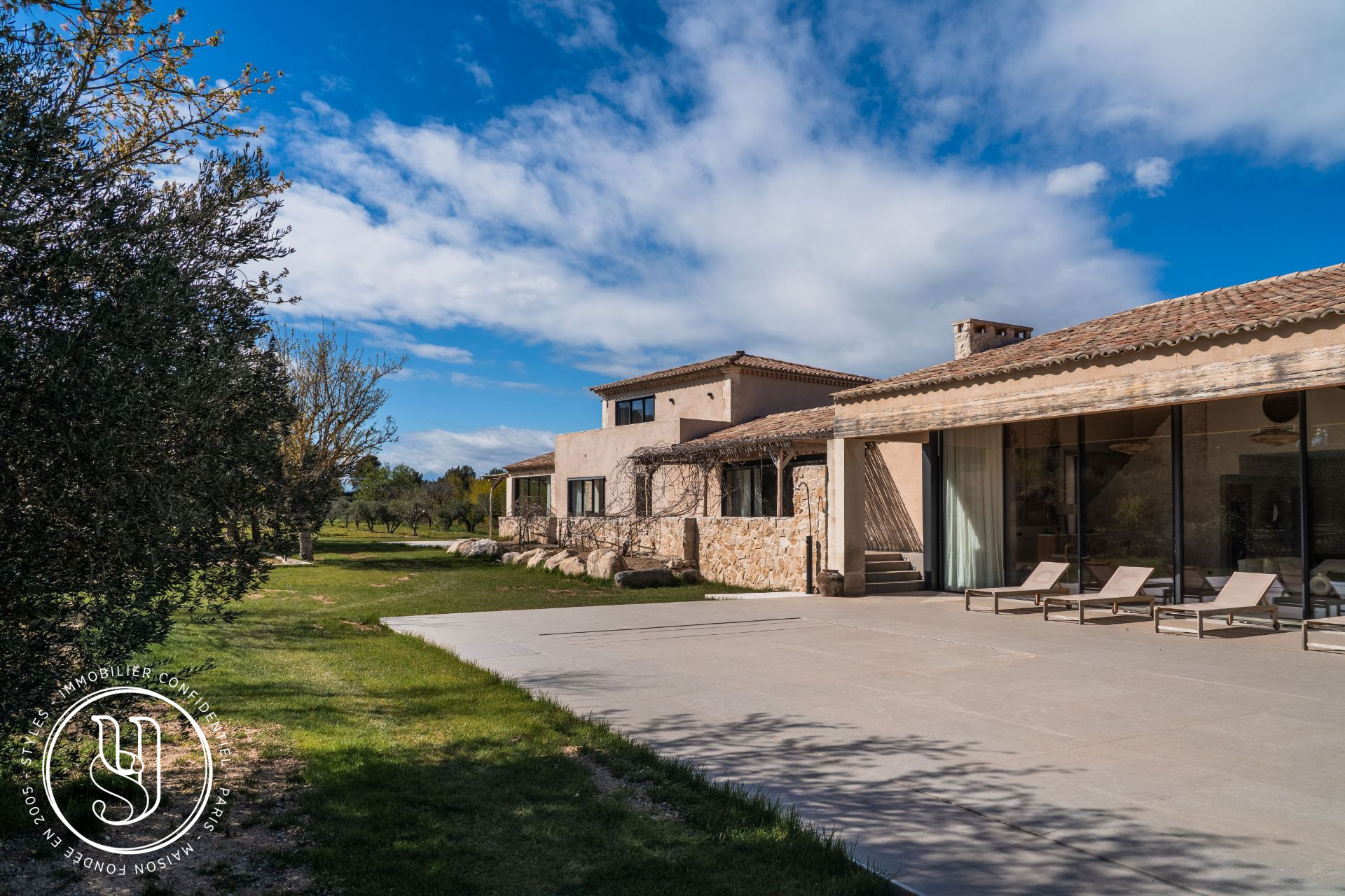 Eygalières - An exceptional property overlooking the Alpilles - image 1