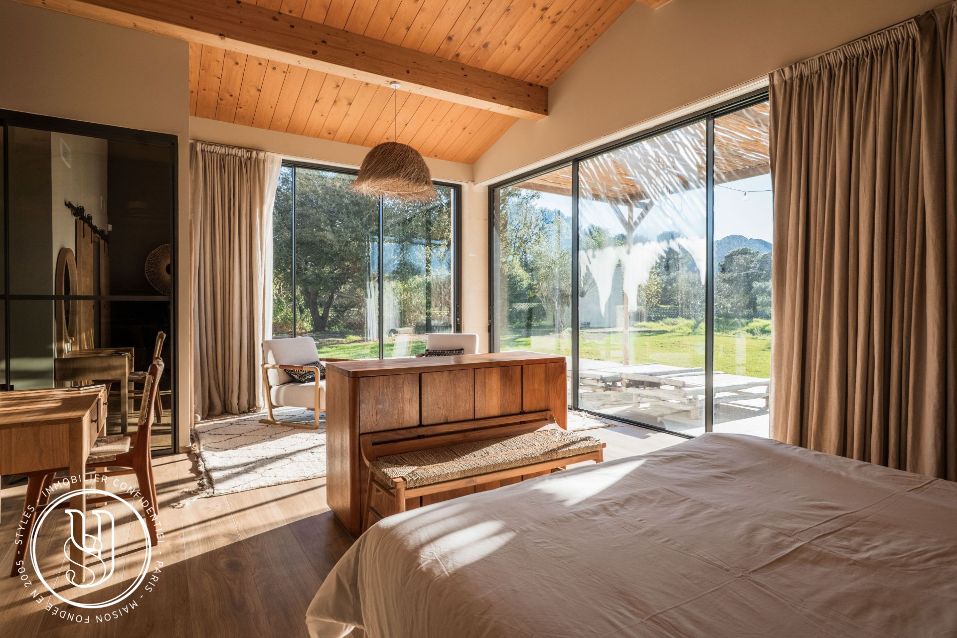 Eygalières - An exceptional property overlooking the Alpilles - image 12