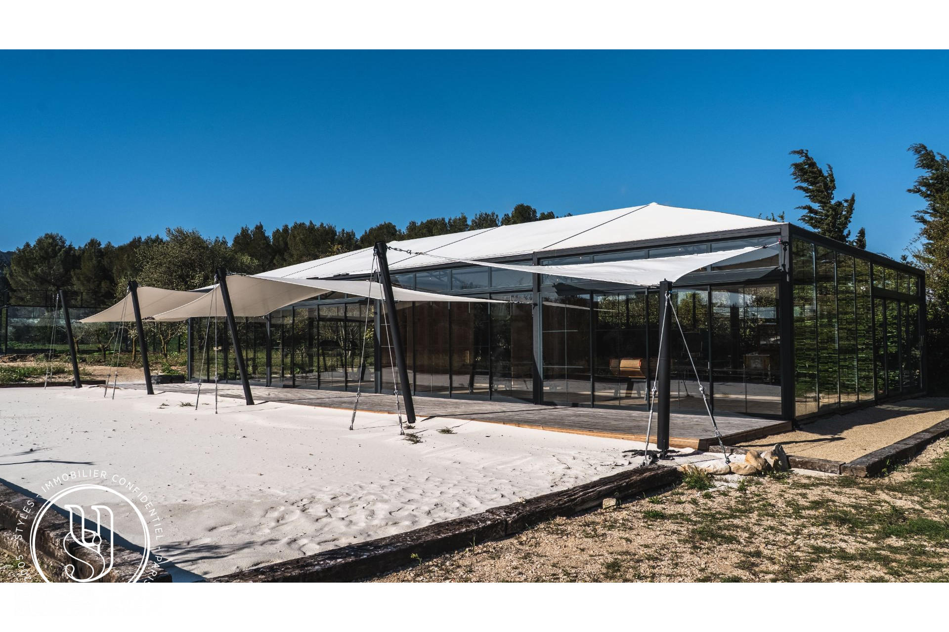 Eygalières - An exceptional property overlooking the Alpilles - image 18