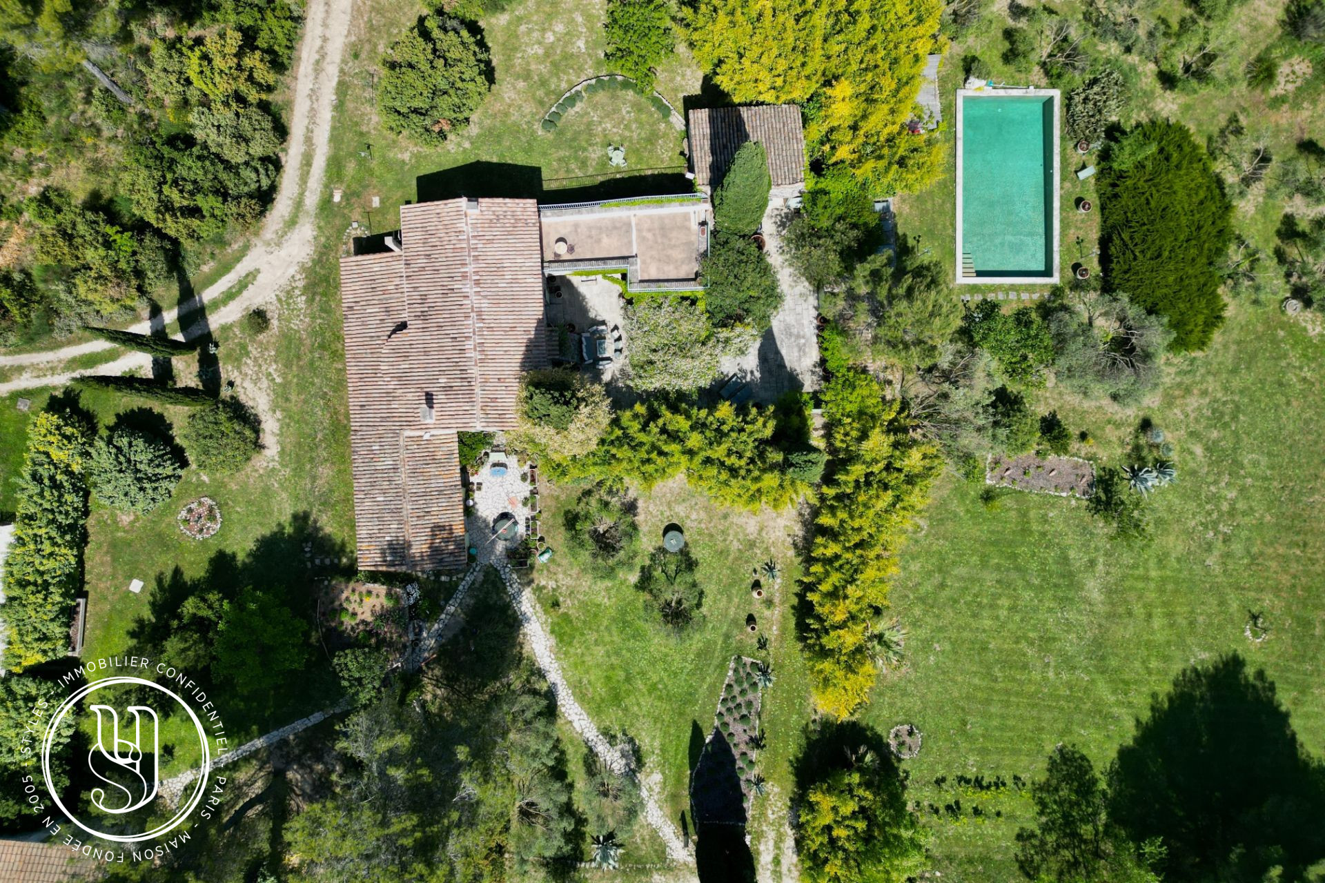 Eygalières - Un domaine confidentiel au coeur des Alpilles avec vues - image 6
