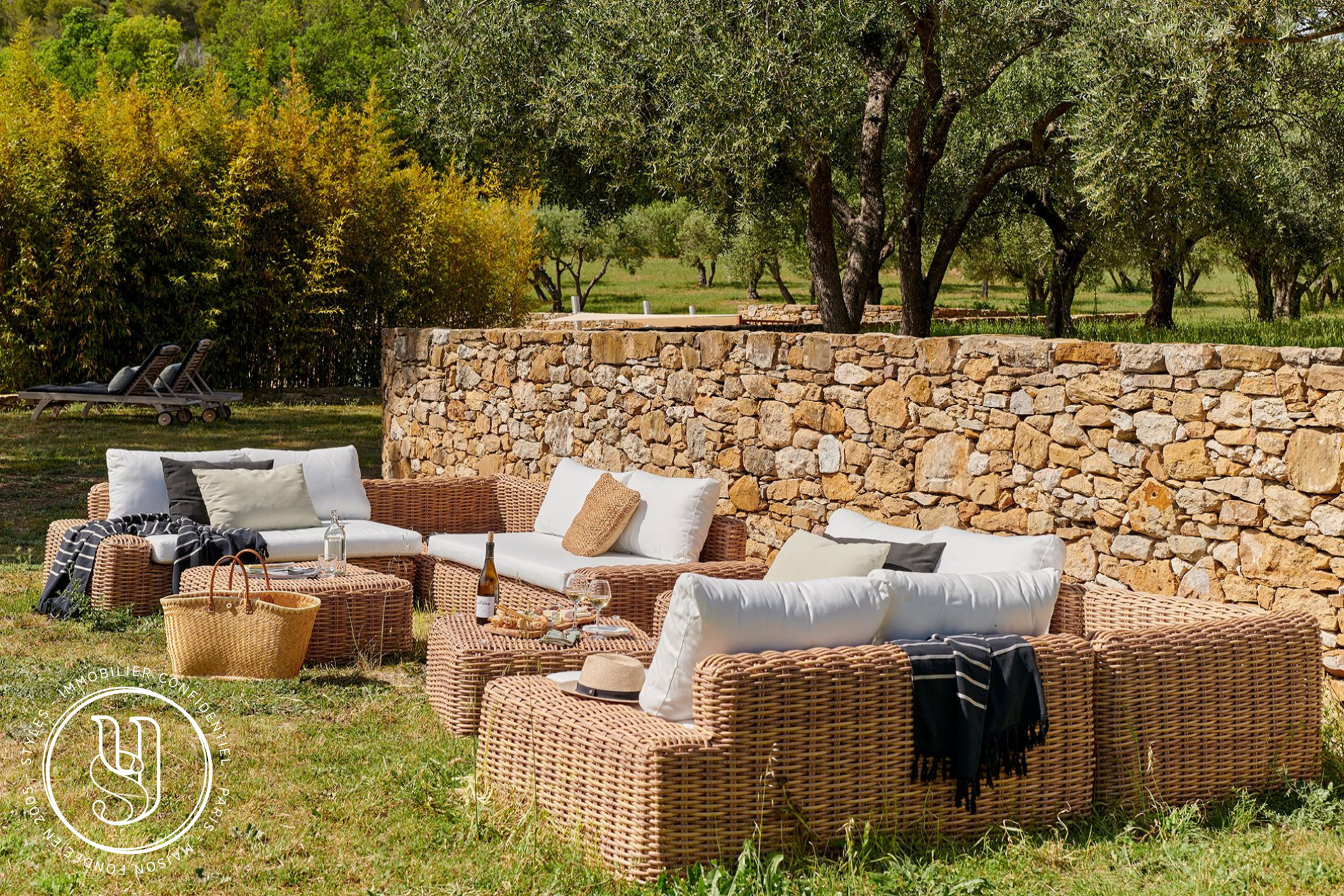 Uzès - close by, a peaceful haven with undeniable charm and unobstruc - image 20