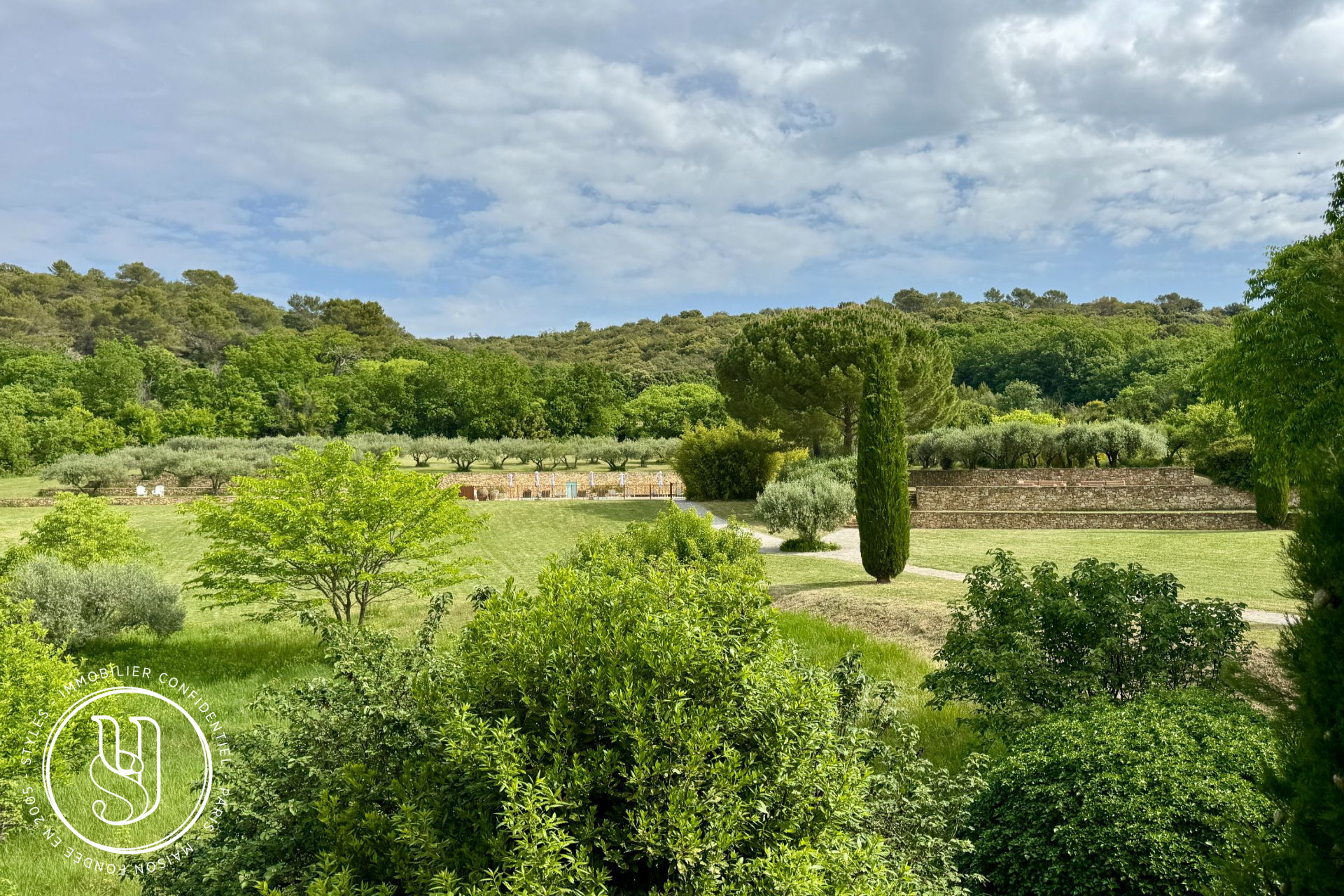 Uzès - close by, a peaceful haven with undeniable charm and unobstruc - image 14