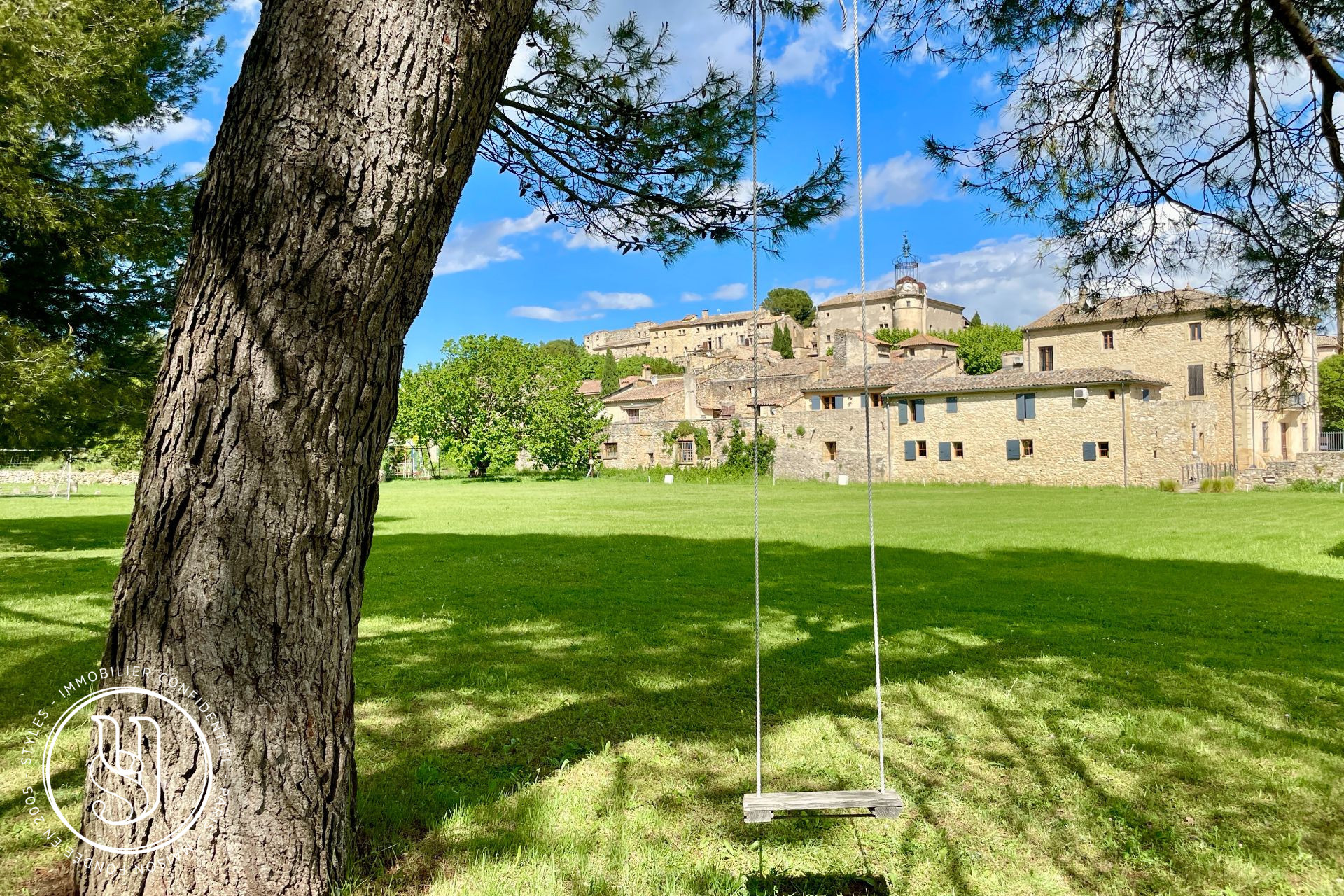Uzès - close by, An extraordinary character property - image 16