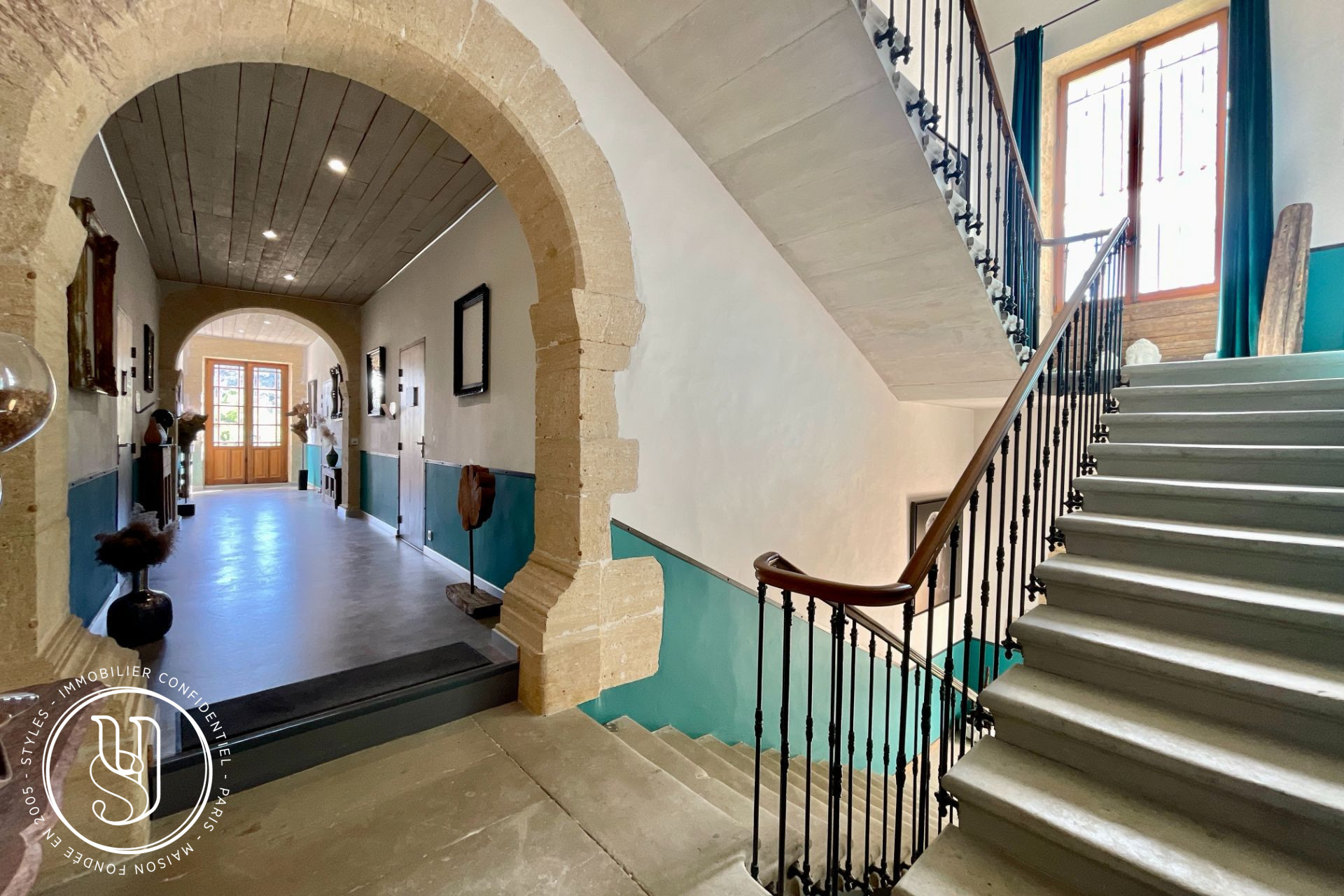 Uzès - close by, An extraordinary character property - image 4