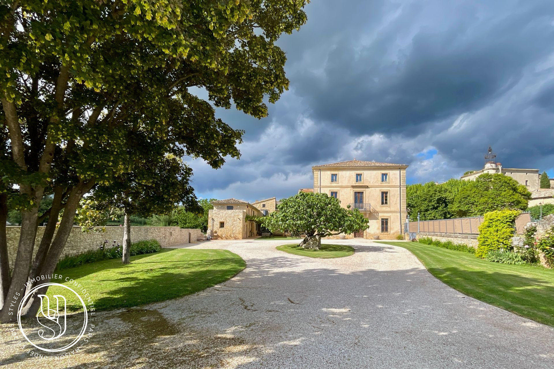 Uzès - close by, An extraordinary character property - image 7