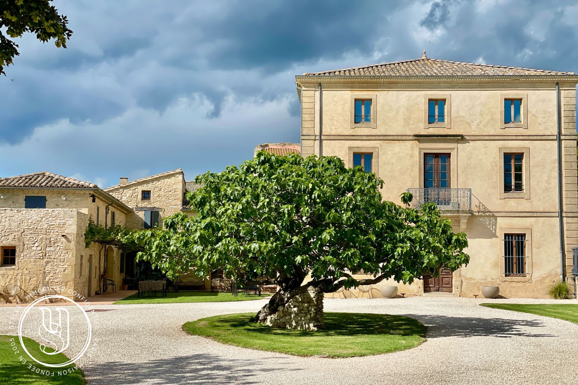 Uzès - close by, An extraordinary character property - image 2