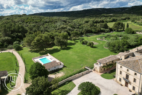 Uzès - close by, An extraordinary character property - image 1