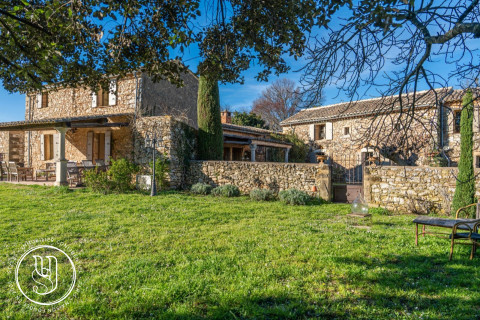 Uzès - region, a charming country house with incredible views - image 1
