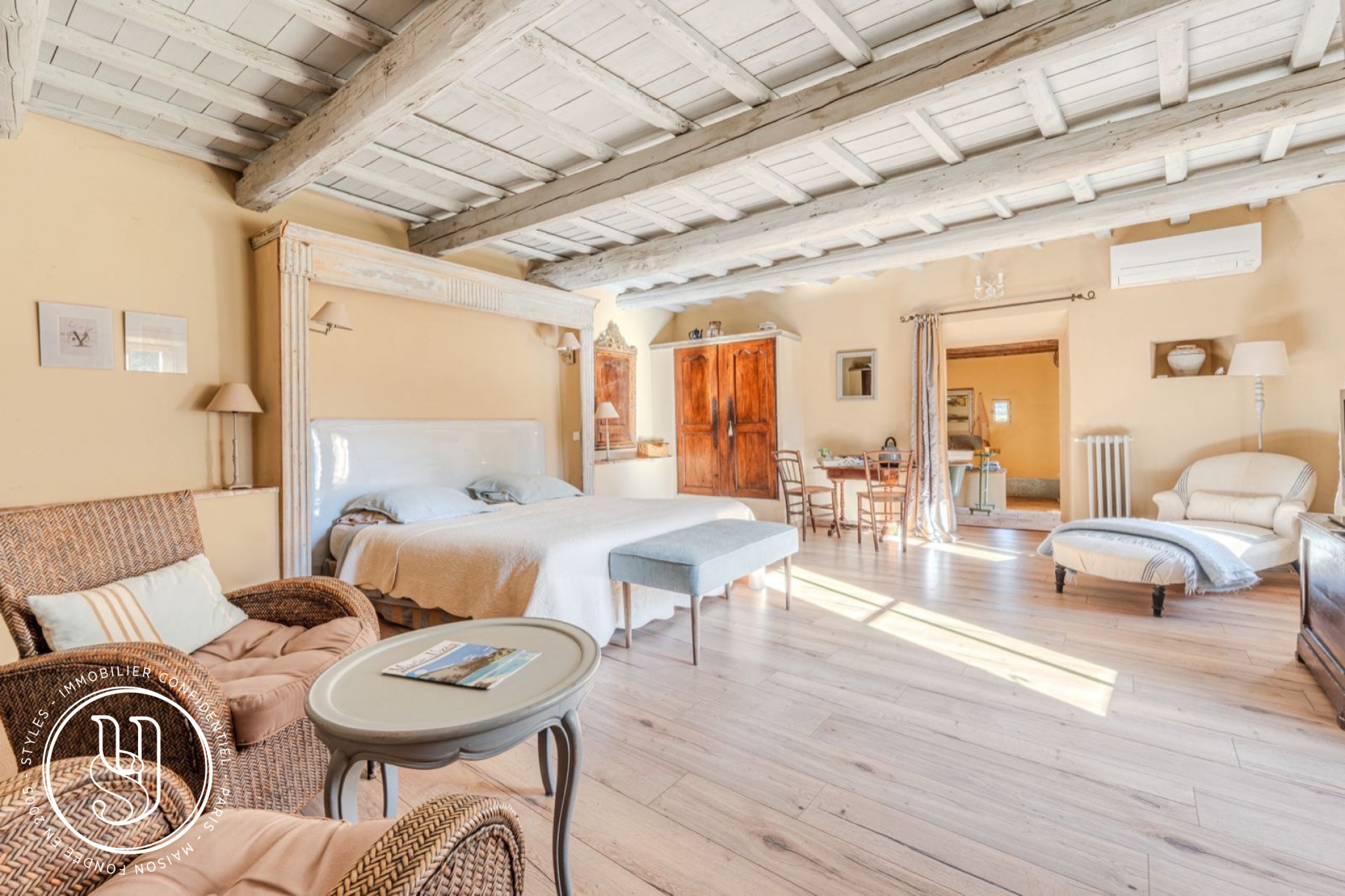 Uzès - region, a charming country house with incredible views - image 7