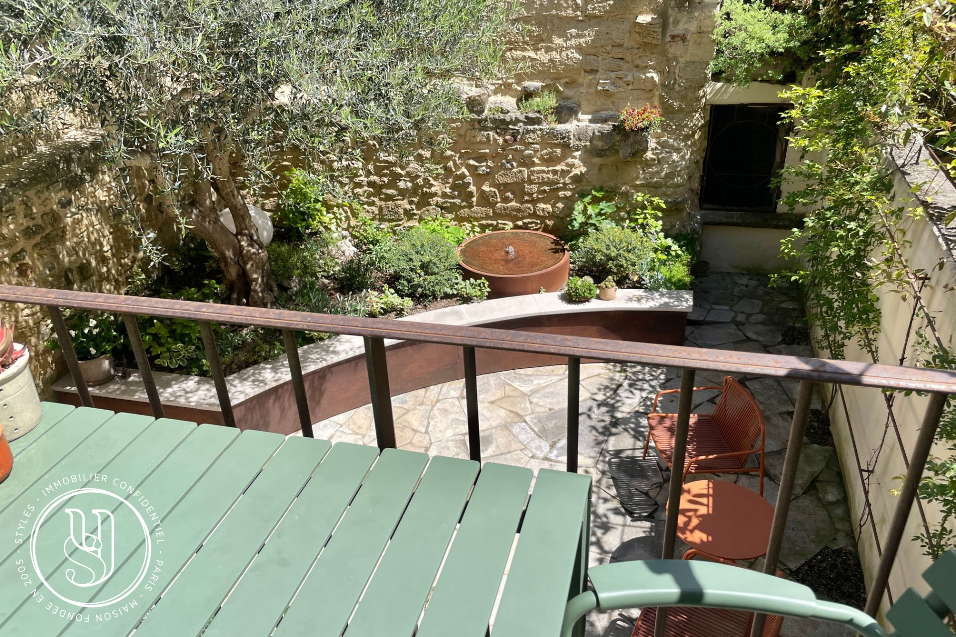 Uzès - Exceptional location in the heart of Uzès - image 8