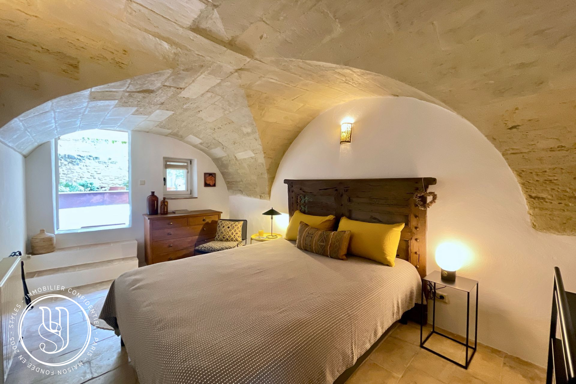 Uzès - Exceptional location in the heart of Uzès - image 20
