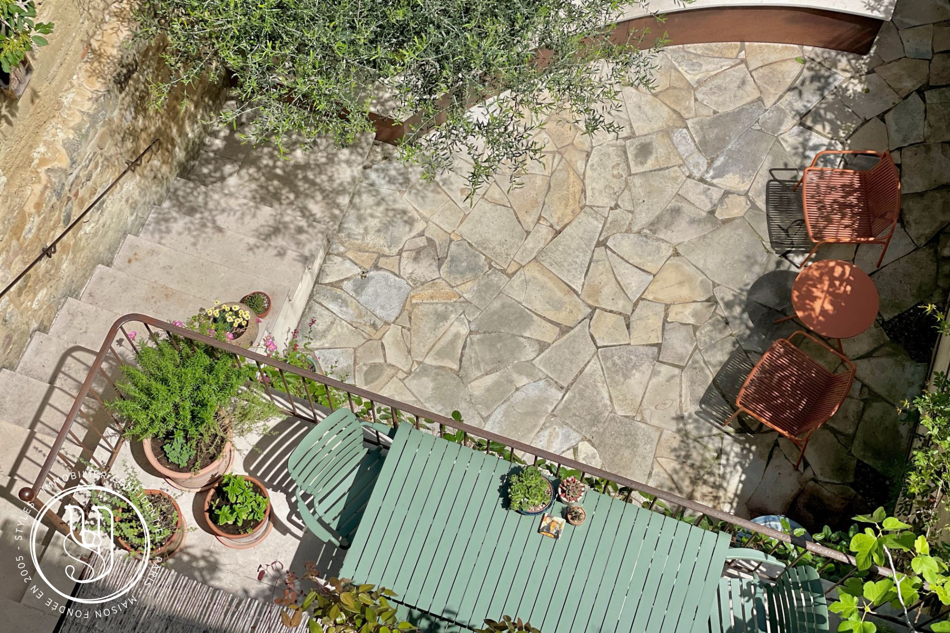 Uzès - Exceptional location in the heart of Uzès - image 10