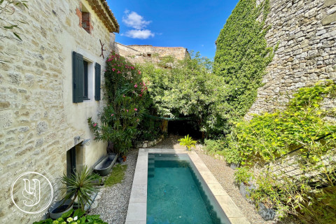 Uzès - close by, a new embodiment of elegance - image 1